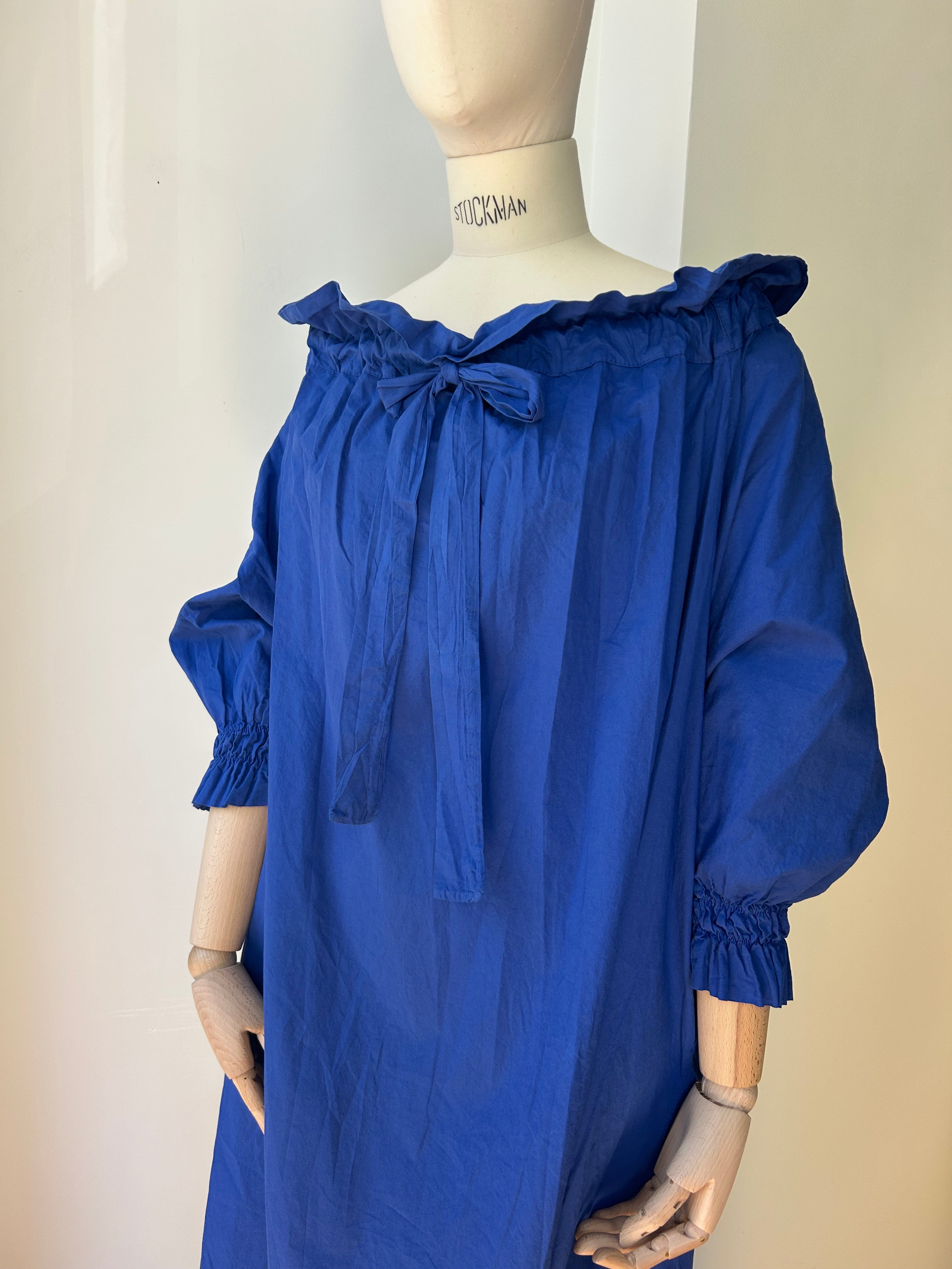 Blaues Kleid mit Tunnelzug