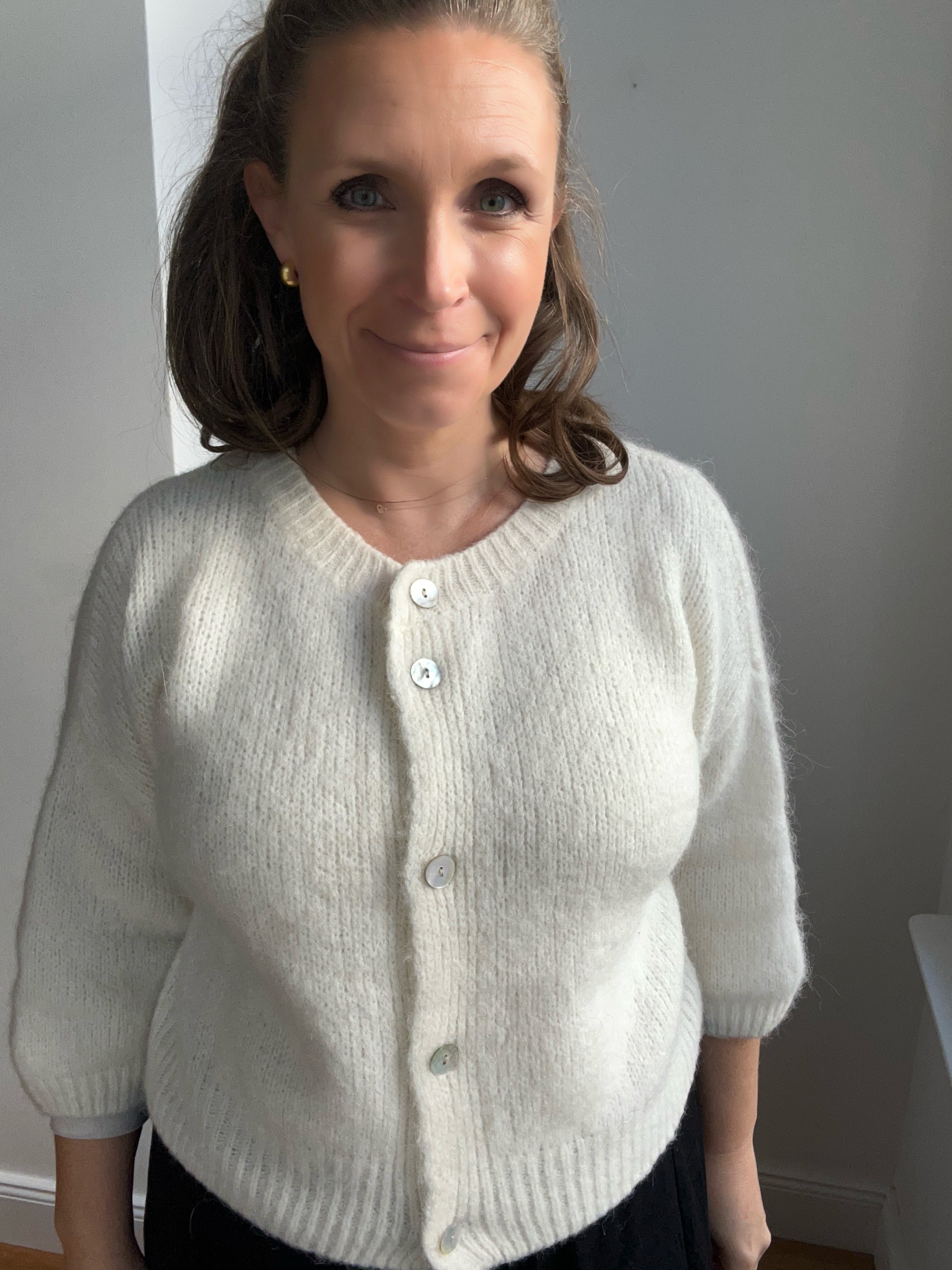 Kurze Strickjacke Cardigan - Creme