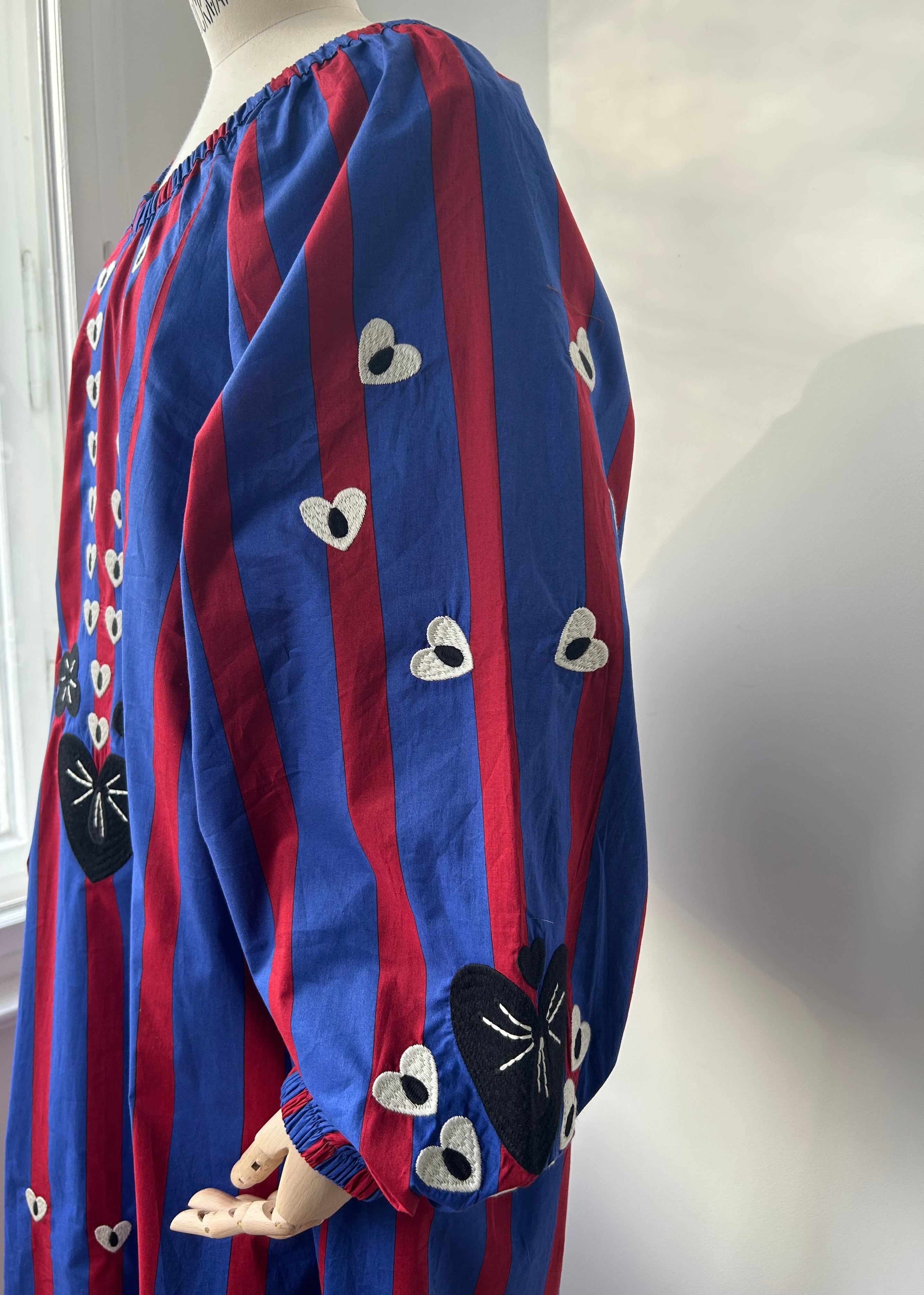 Kleid mit Streifen - rot & blau