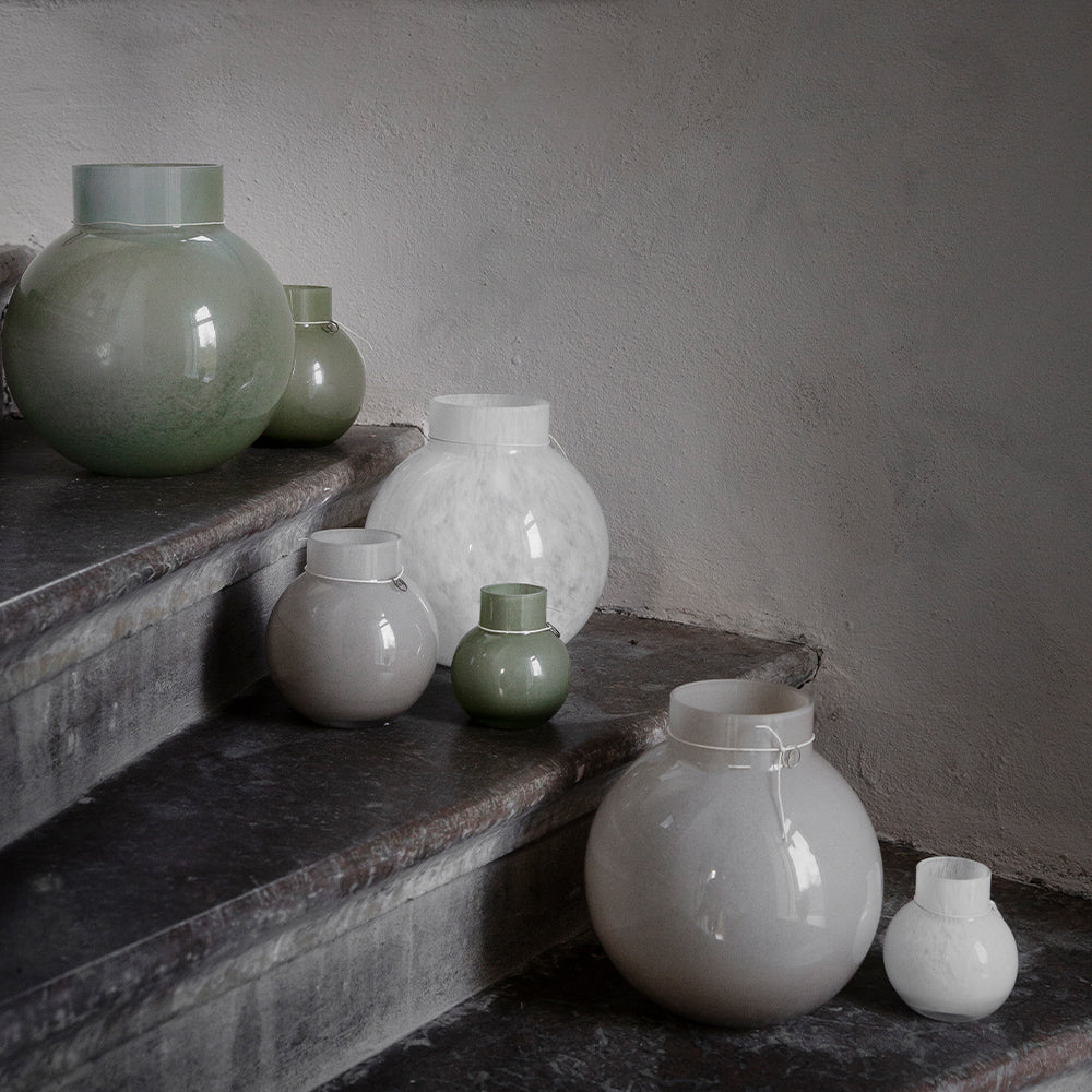 Kugelvase aus Glas - weiß