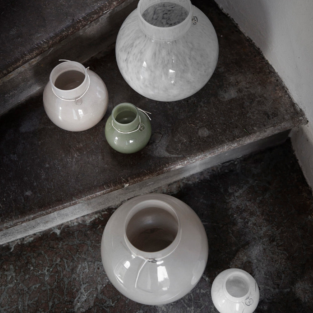 Kugelvase aus Glas - beige