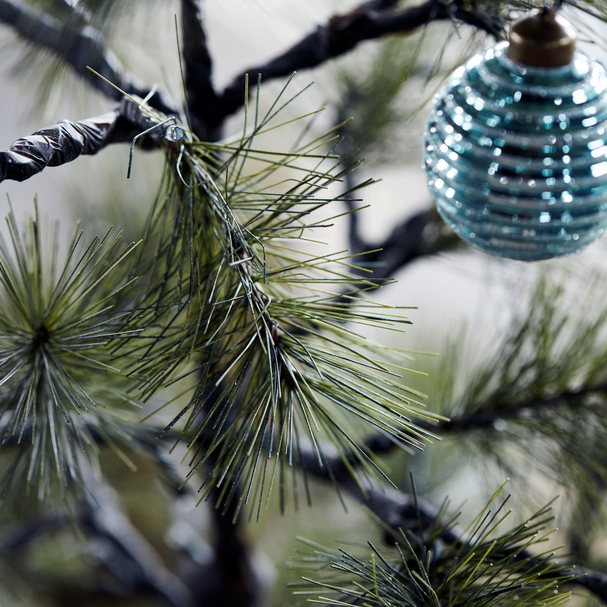 Weihnachtsbaum mit LED-Lichtern Peuce - natur 125 cm