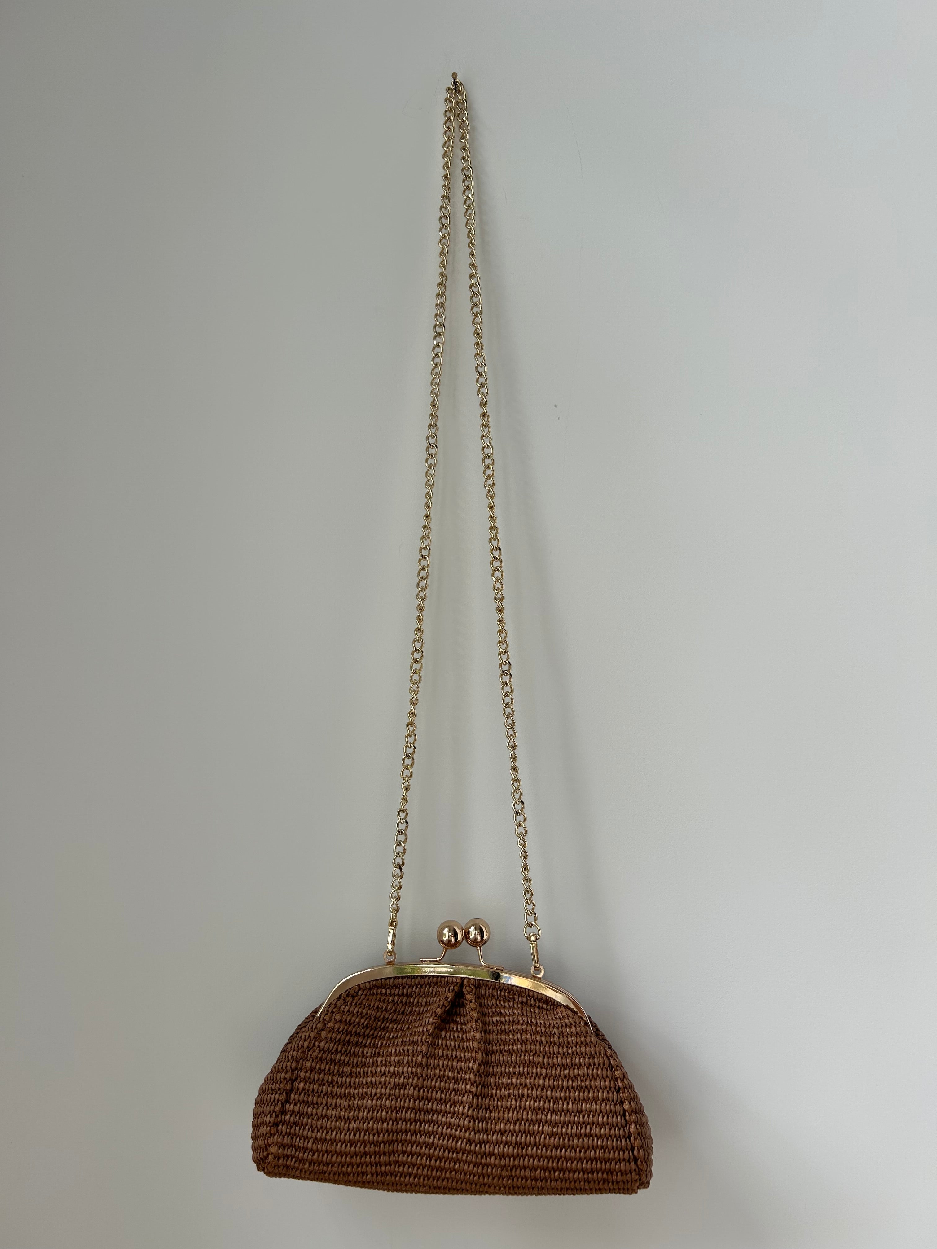 kleine Clutch im Raffia-Stil - roségold / kaffebraun