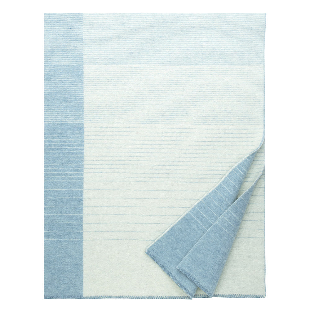 Wolldecke Kaamos - white-natural dyed woad