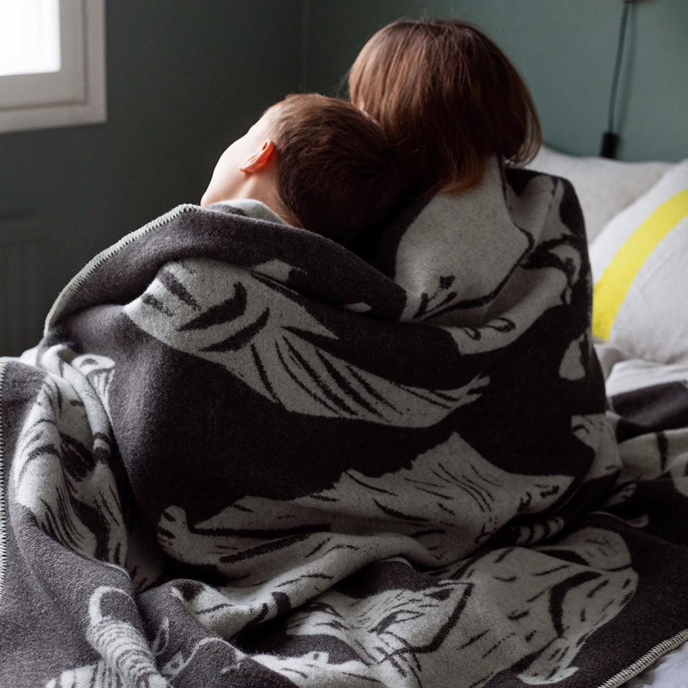 Wolldecke Kissanpäivät - dark grey-white