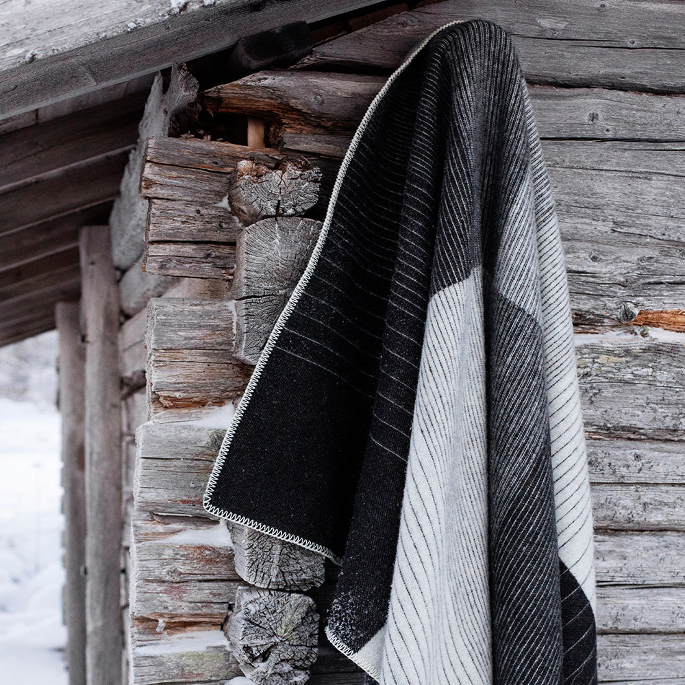 Wolldecke Kaamos - white-black