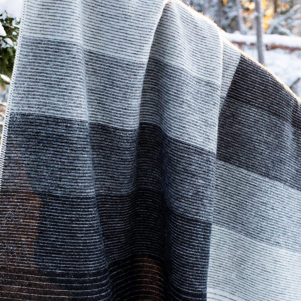 Wolldecke Kaamos - white-black