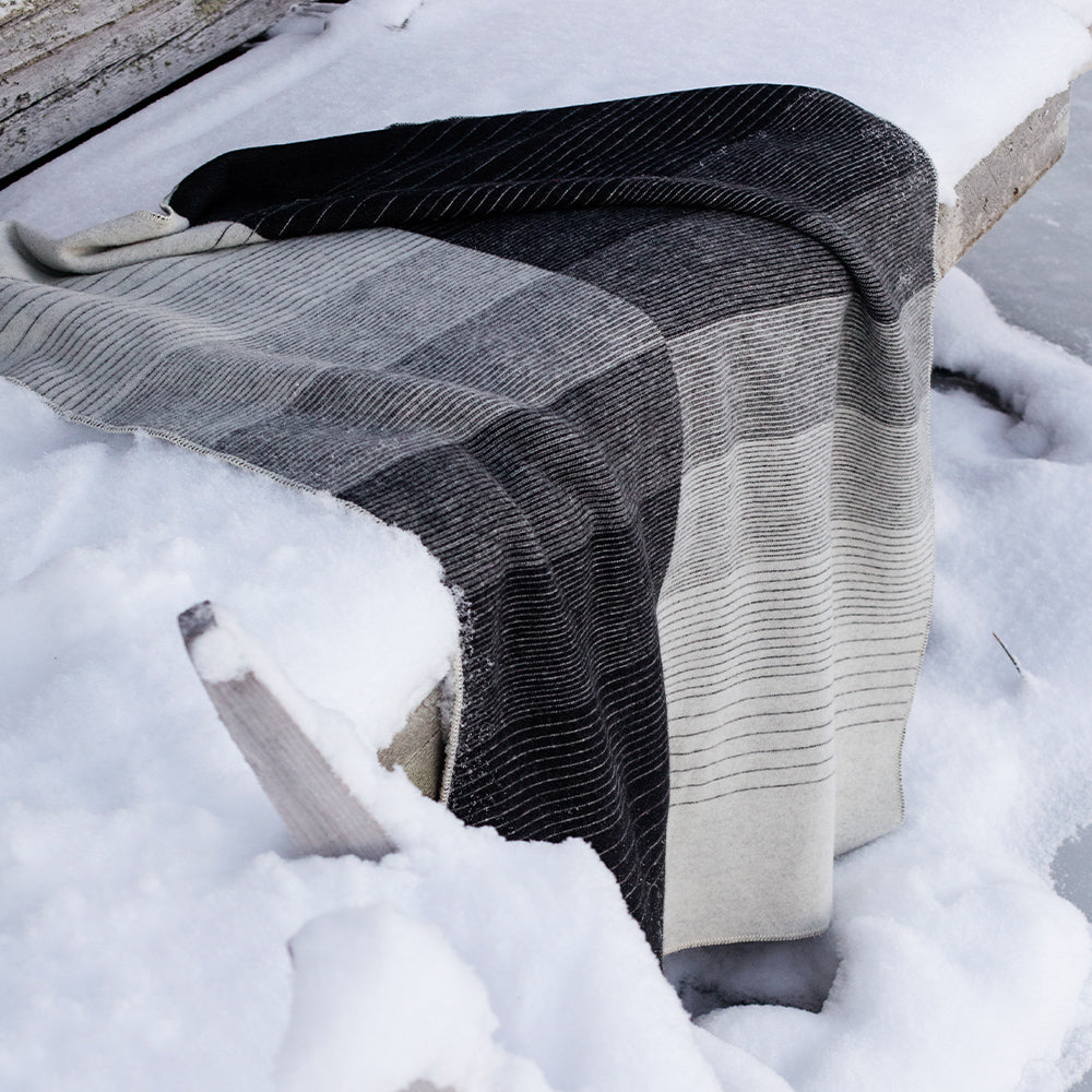 Wolldecke Kaamos - white-black