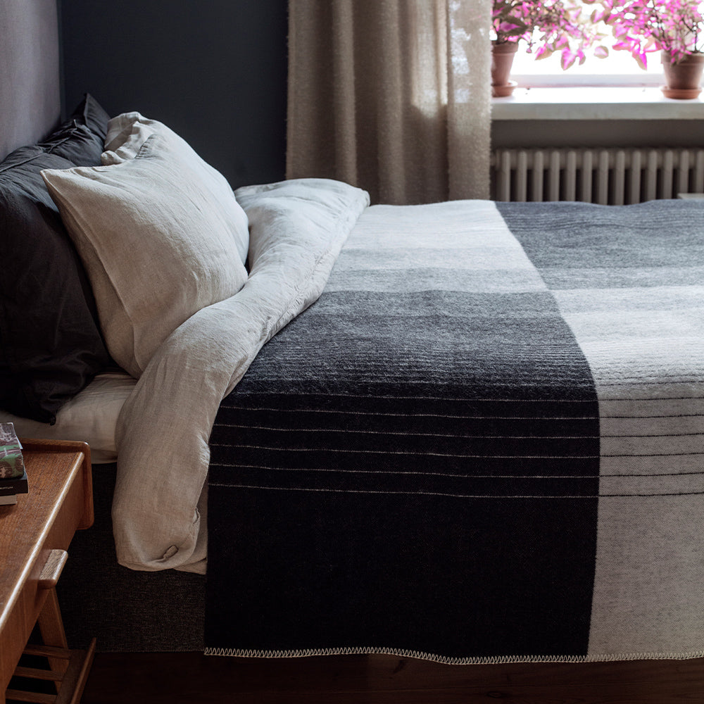 Wolldecke Kaamos - white-black