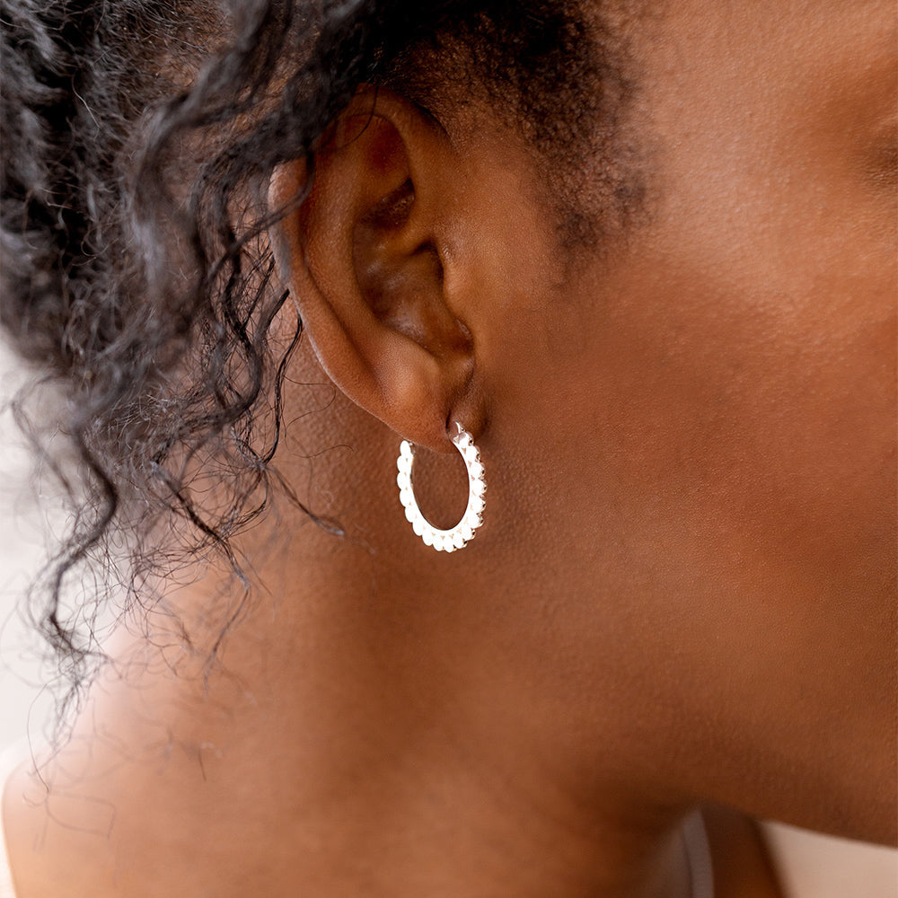 Ohrringe Beaches Small Flat Dots - silber