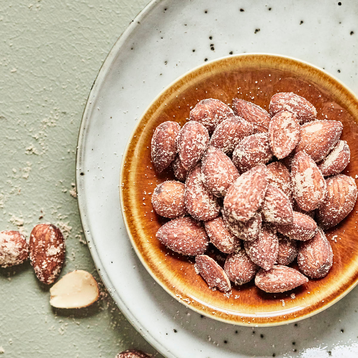 Smoked almonds - roasted & salted