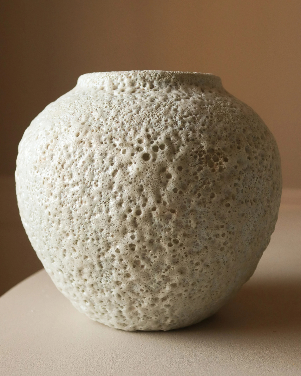 Vase SHORT VOLCANIC - Weiß (20 cm)
