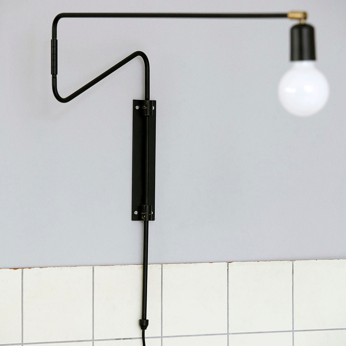 Wandlampe Swing - schwarz groß