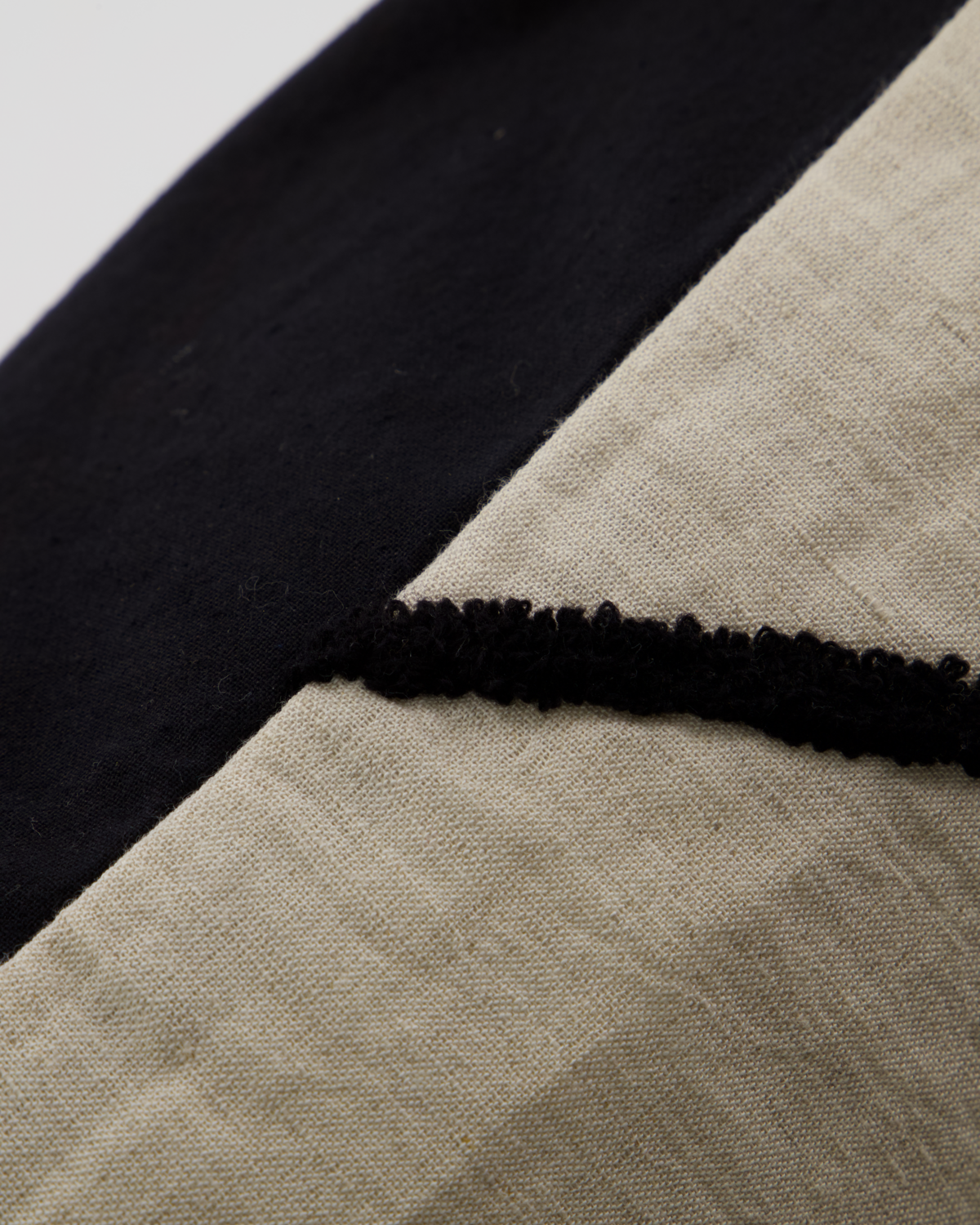 Kissenbezug Fly 50 x 50 schwarz / beige