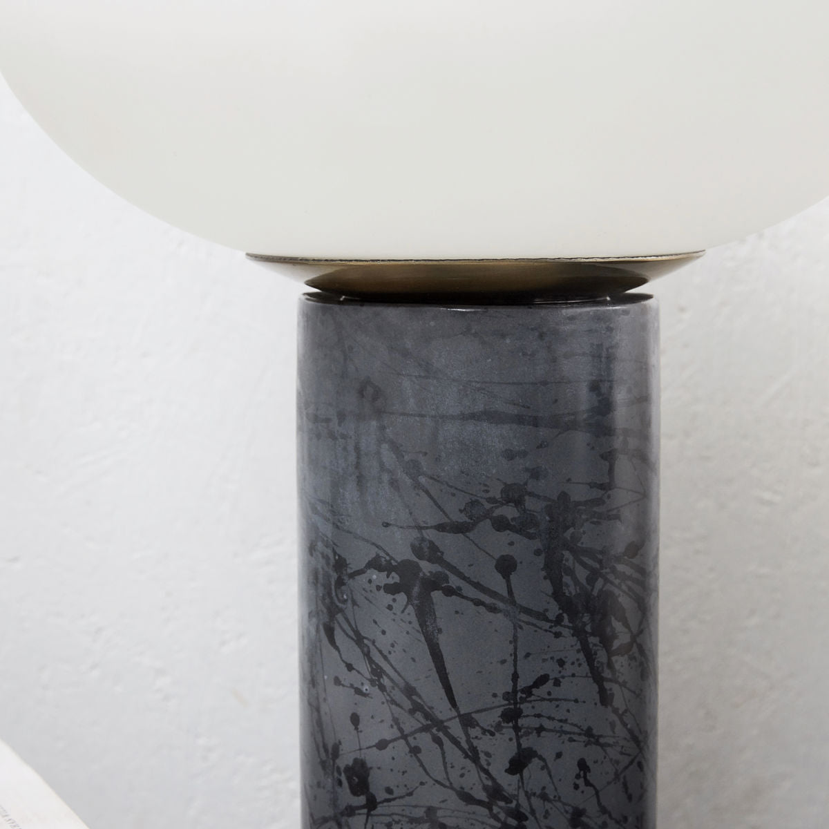 Tischlampe Opal - weiß/schwarz