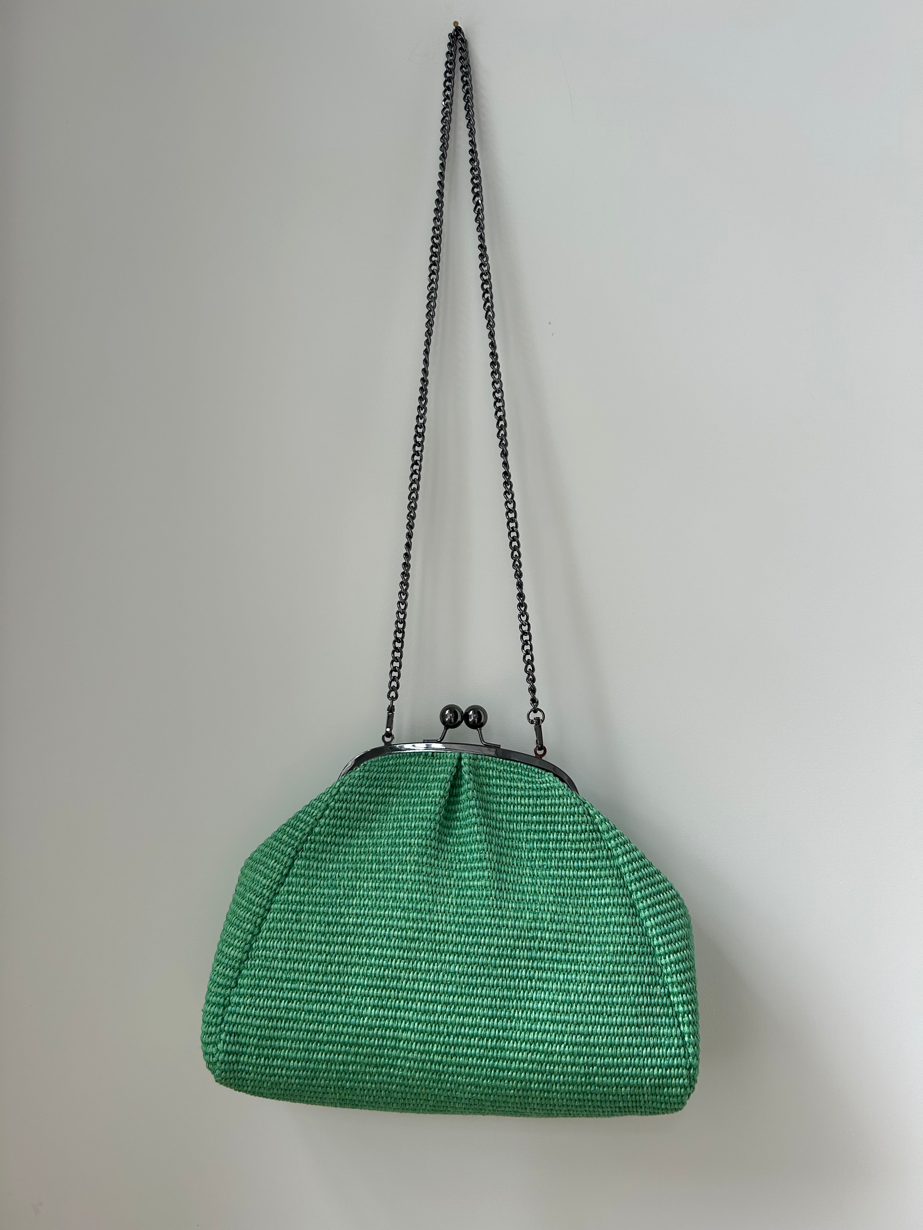 Große Clutch im Raffia-Stil - silber / hellgrün