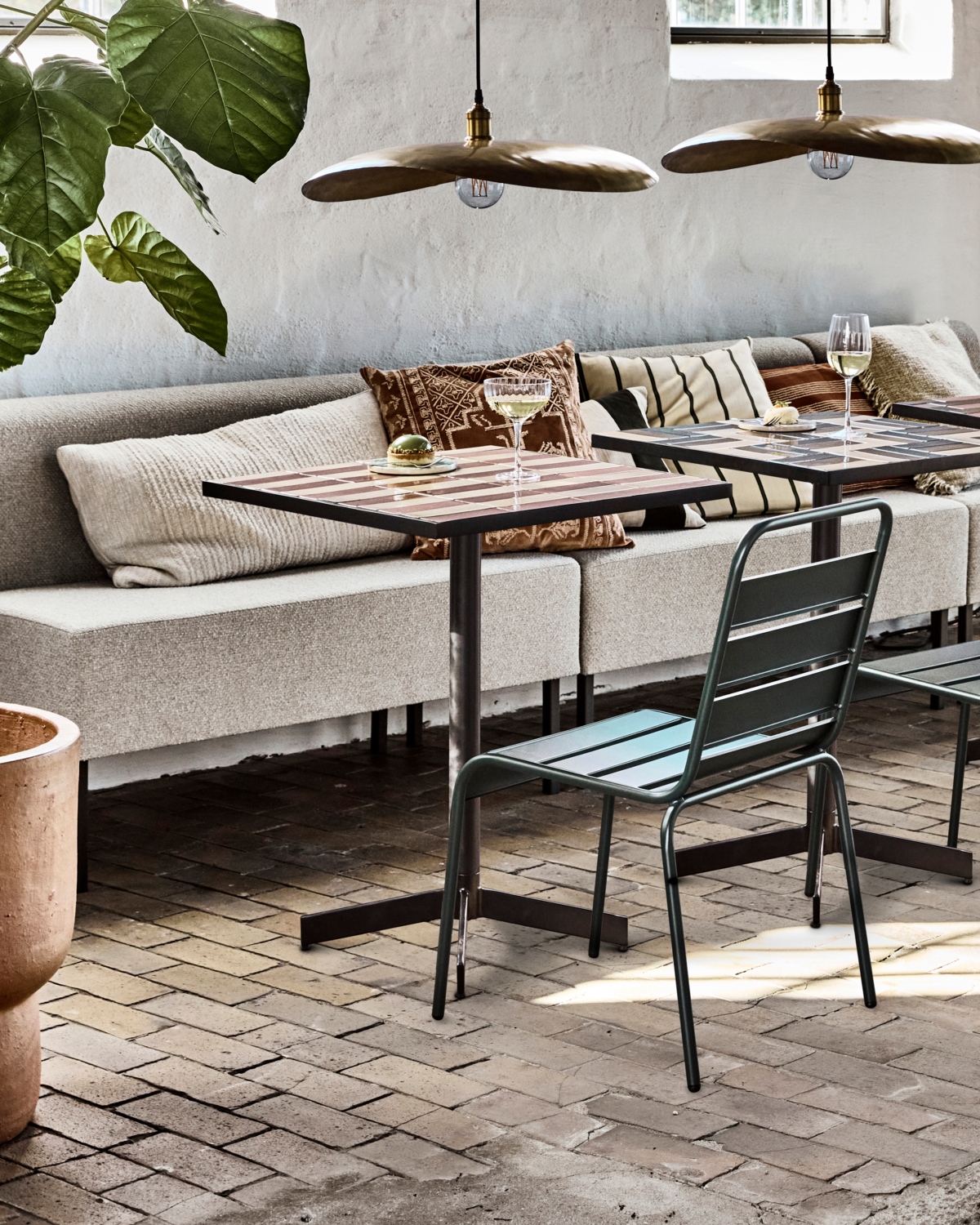 Café Tisch Stripe