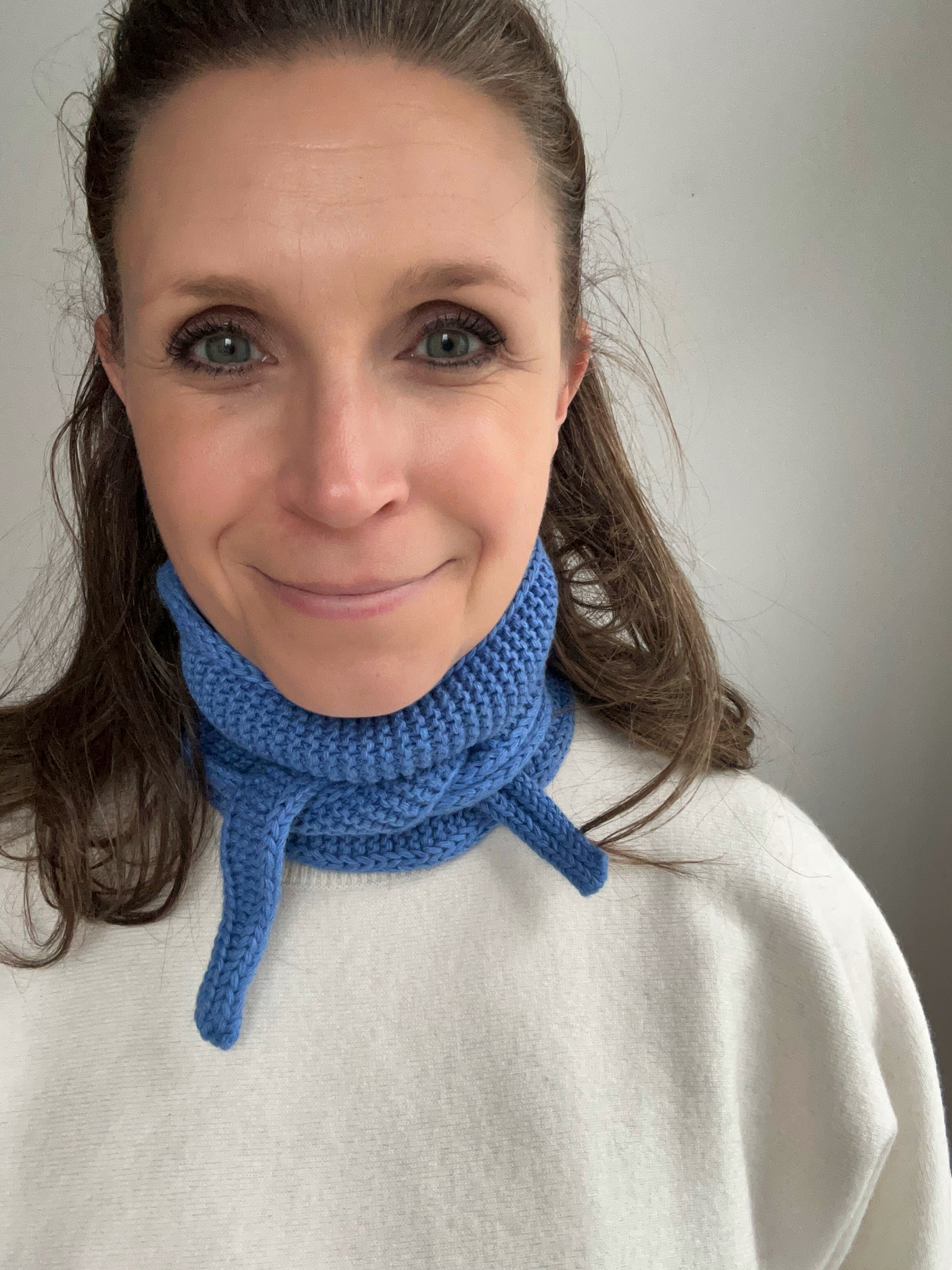 Kleiner Strick-Schal - Kornblumenblau