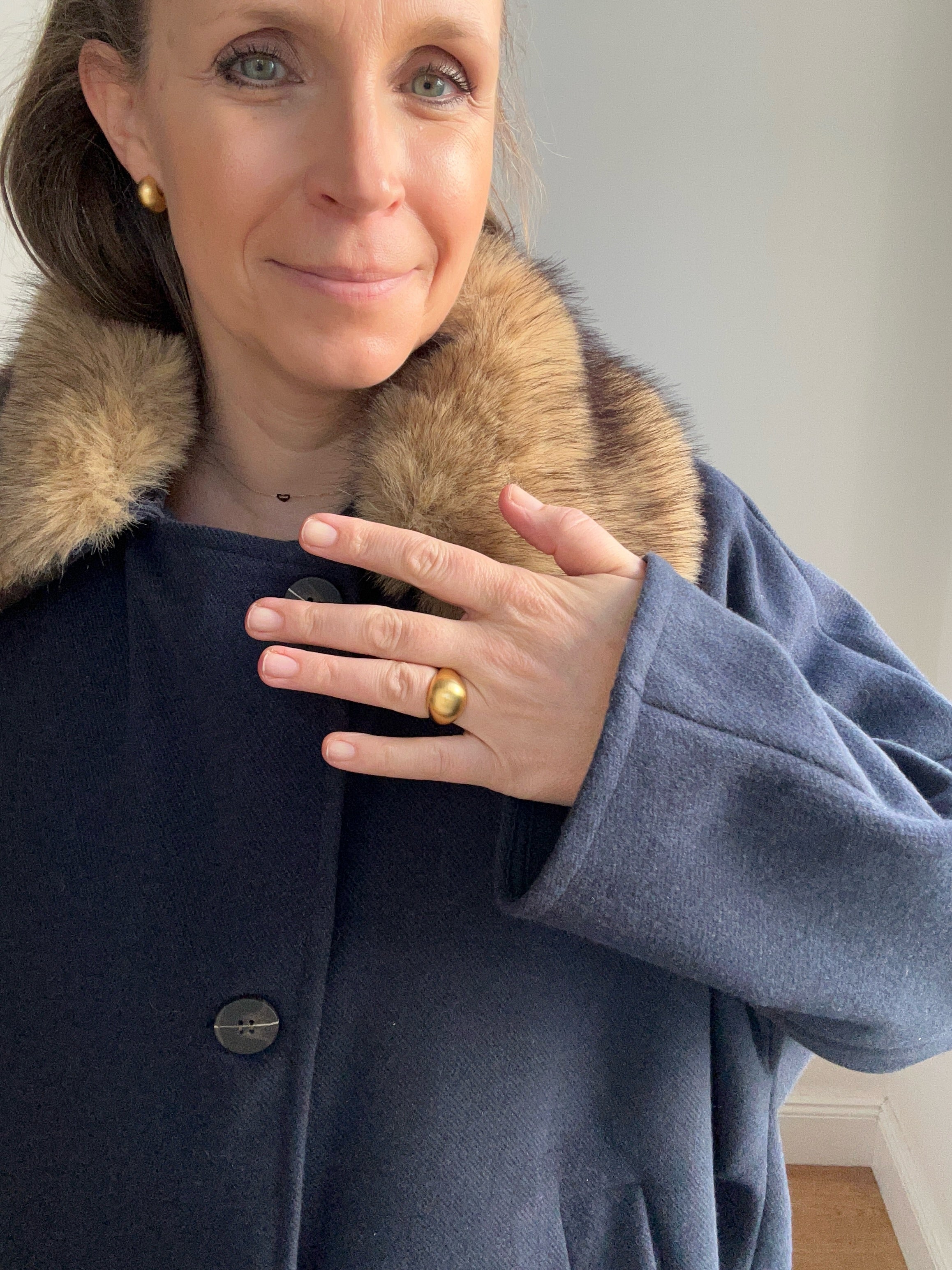 Cape-Jacke mit Faux Fellkragen zum Abknöpfen - blau