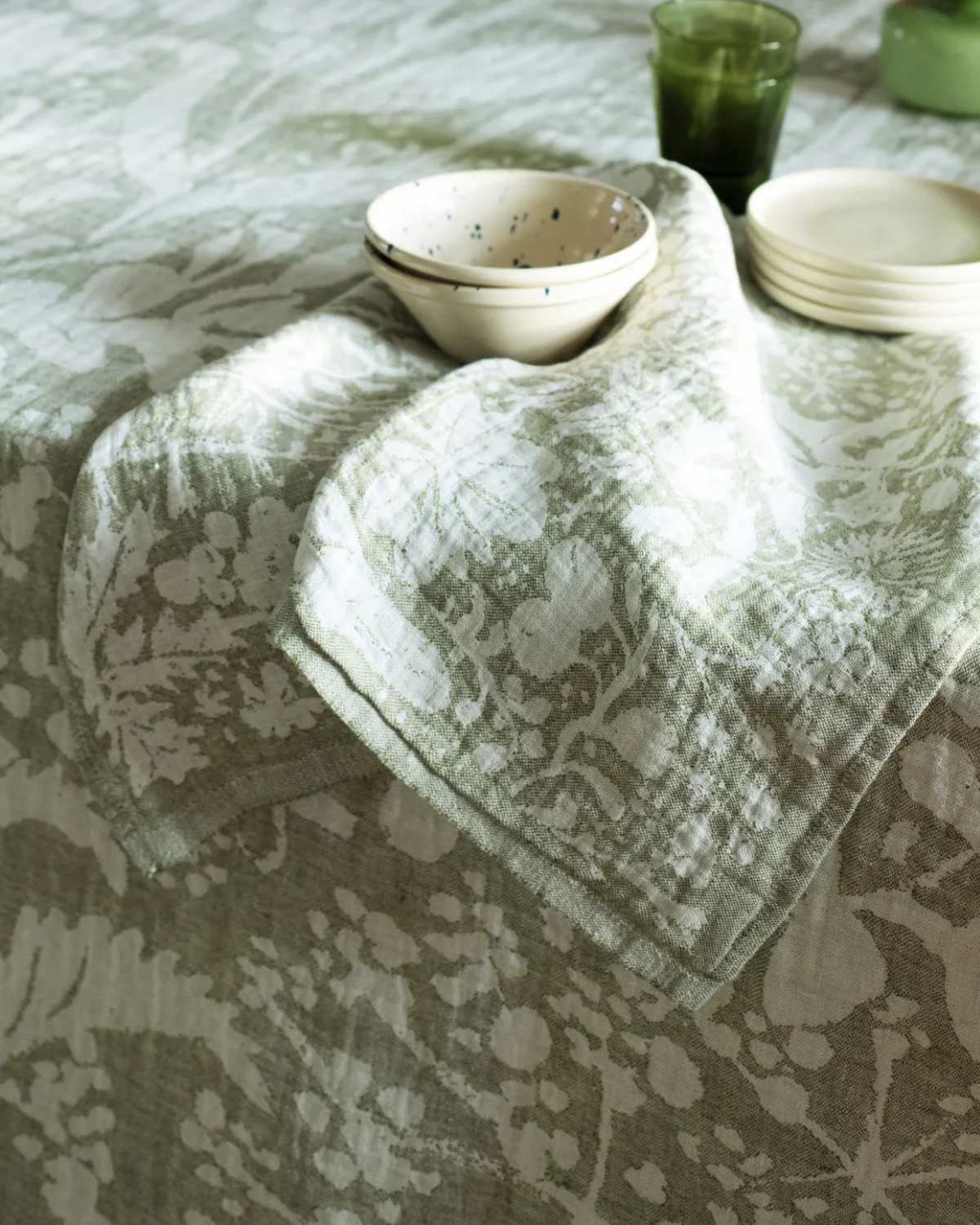 Leinen-Handtuch VILLIYRTIT - White-Olive (48 x 70 cm)