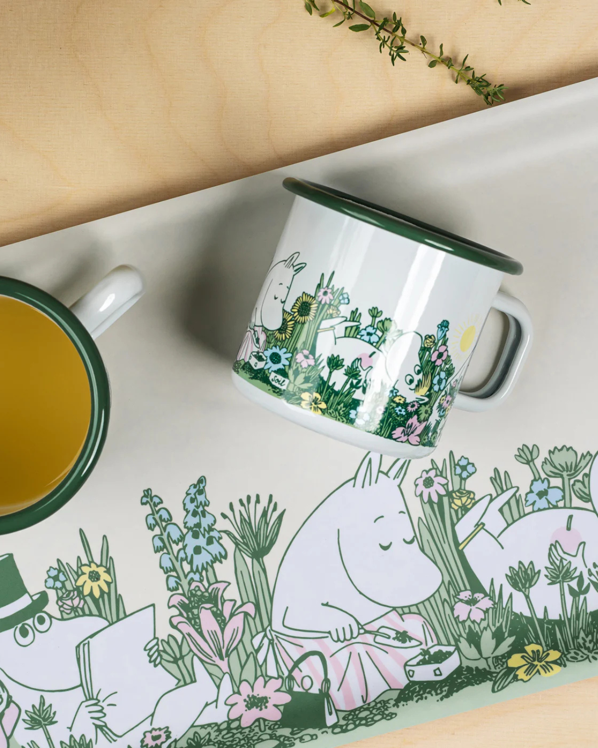Mumin Emaille Becher - In the Garden 370 ml