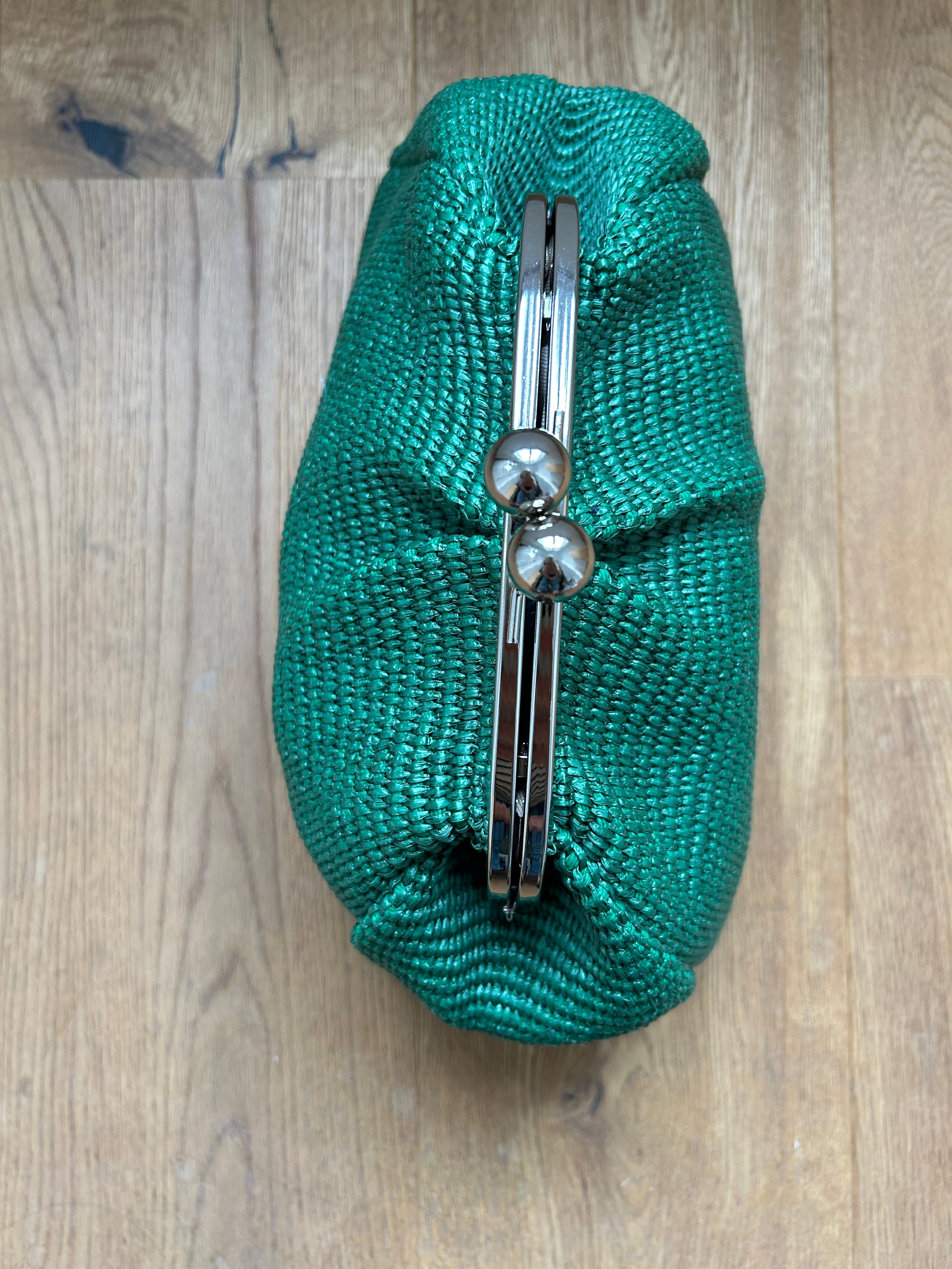 Große Clutch im Raffia-Stil - silber / grün