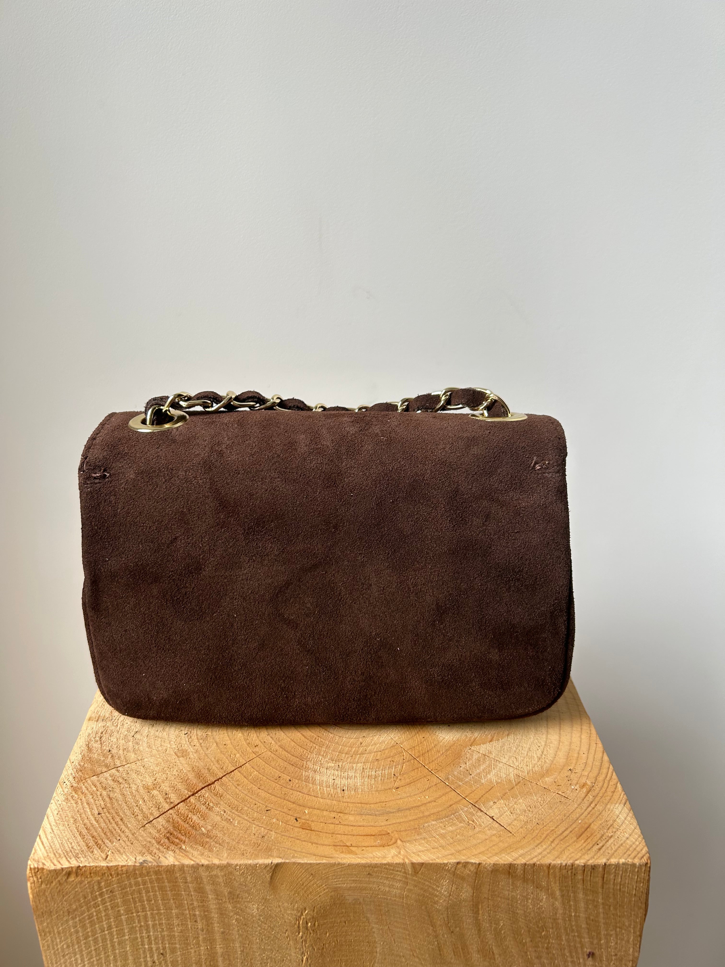 kleine Handtasche aus Wildleder - schokoladenbraun