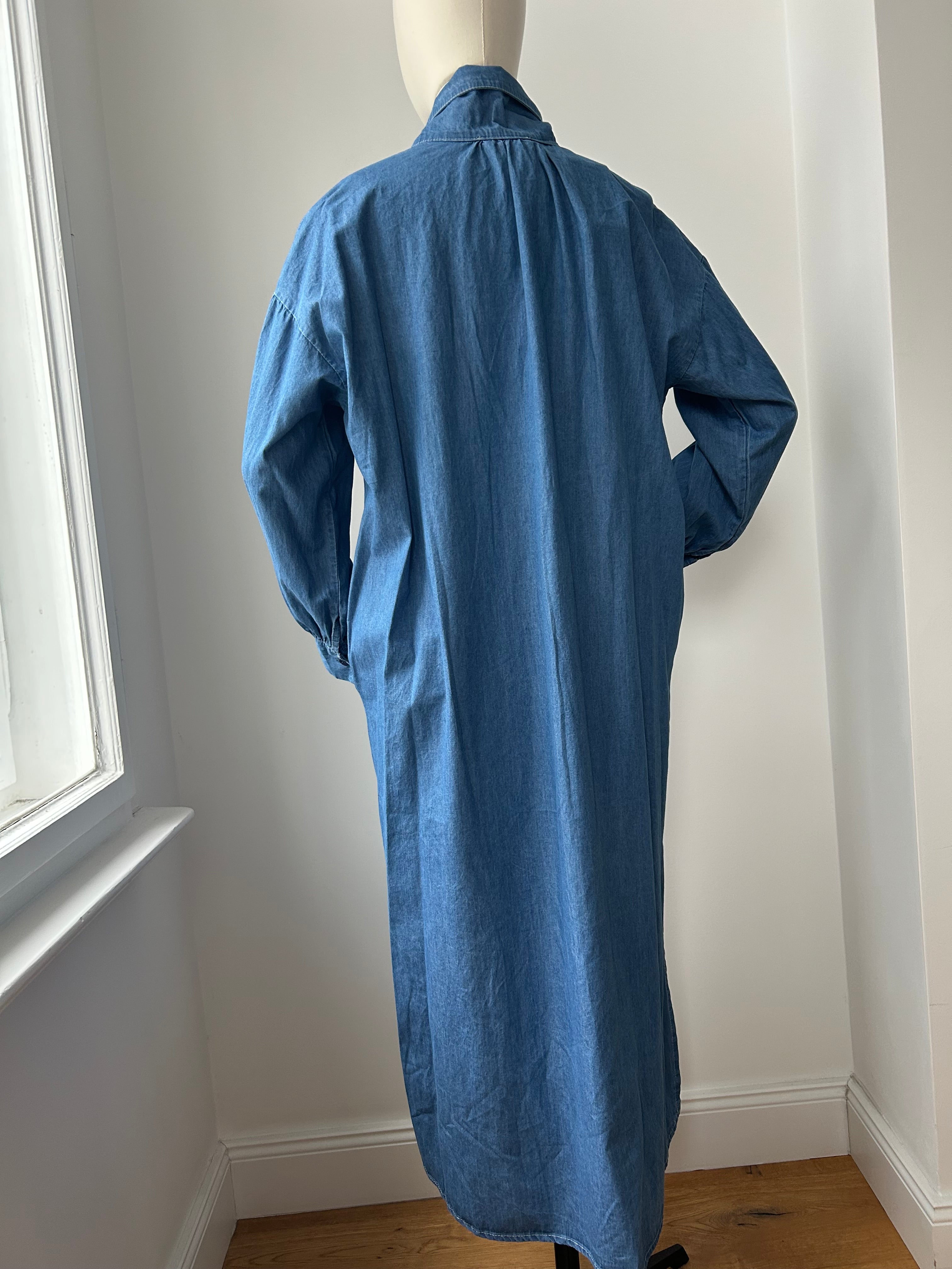 Jeanskleid zum Knoten