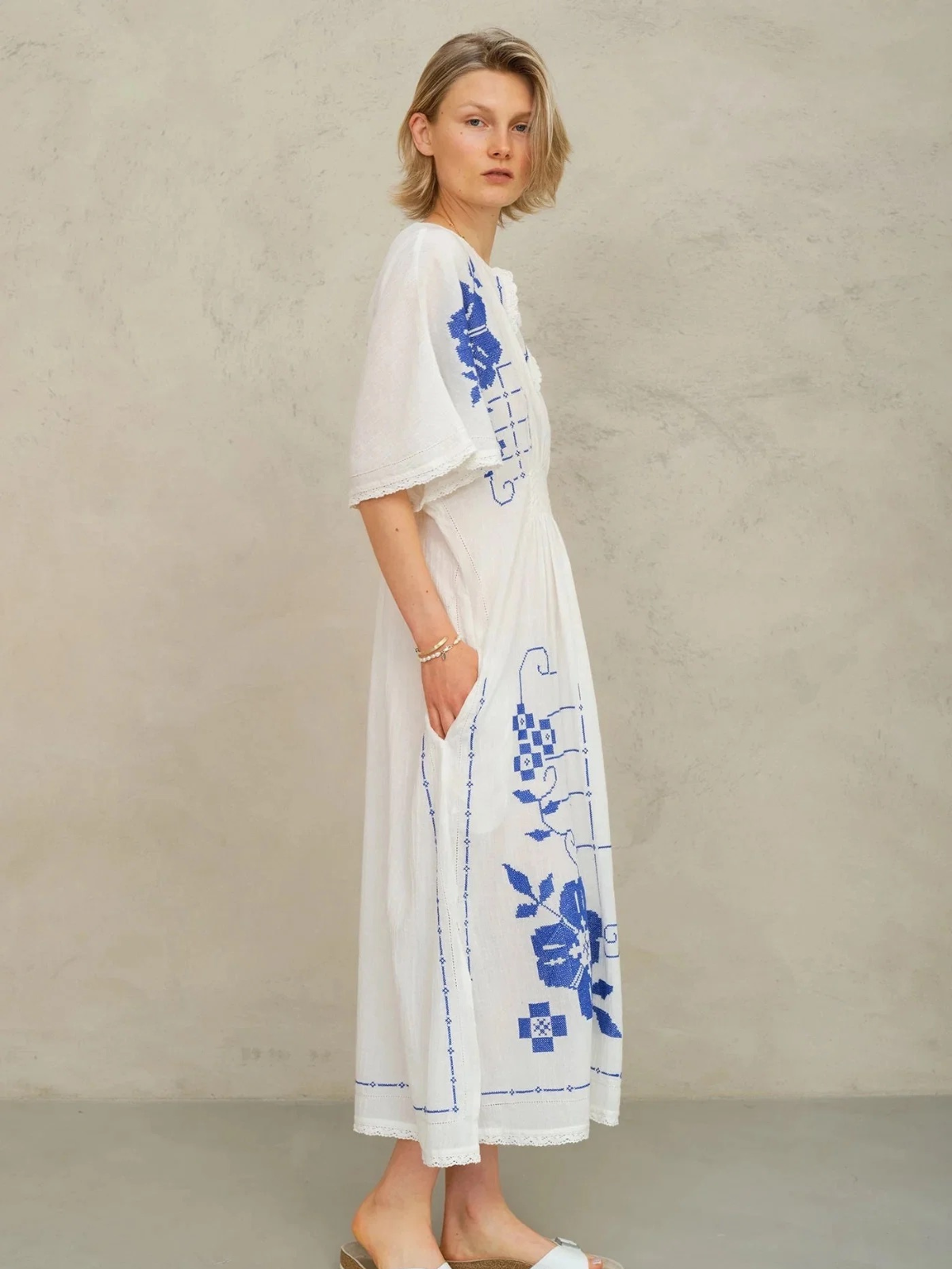 Kleid Laney mit Stickerei - Blau