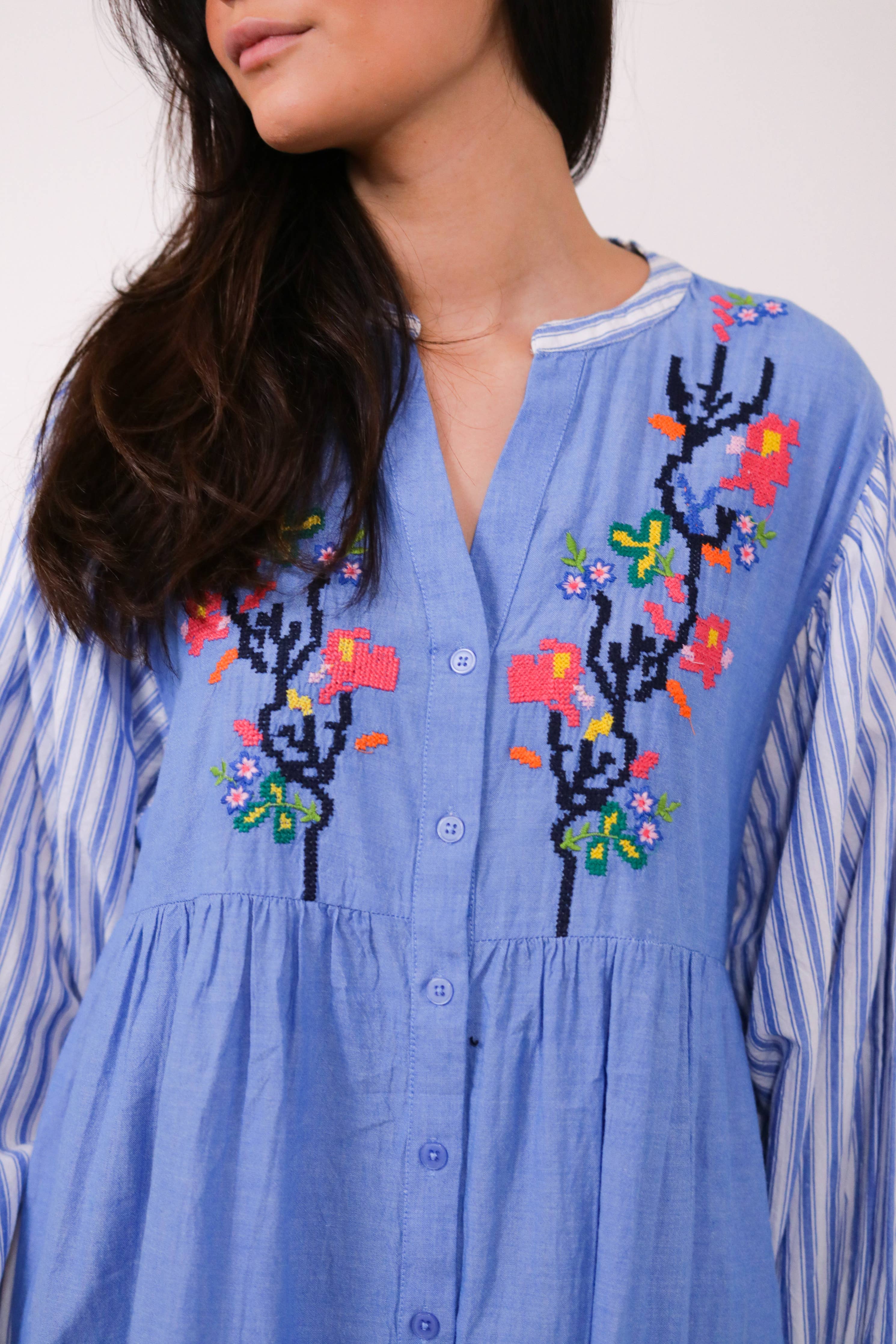 Blaues Bestricktes Kleid