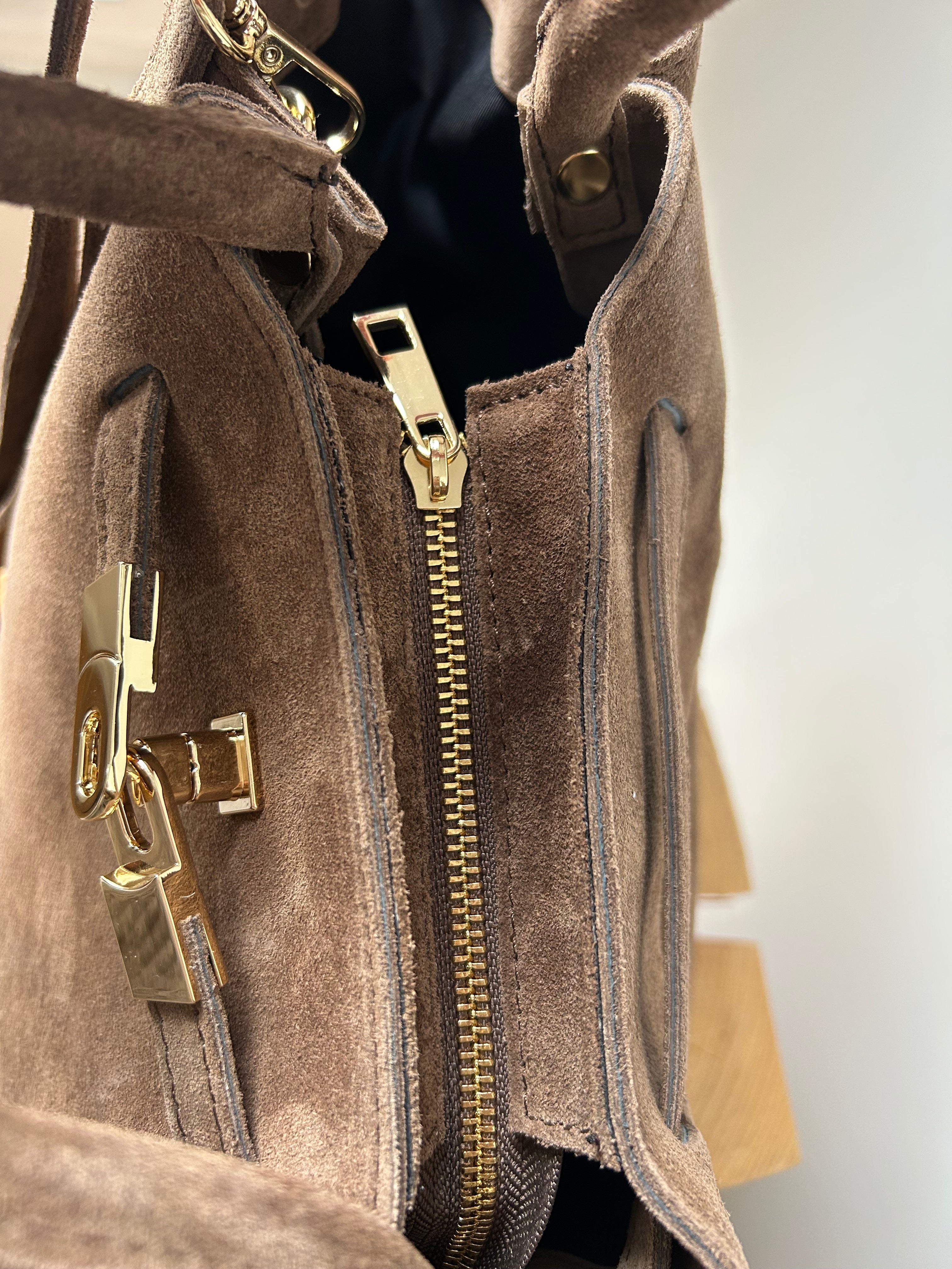 große Handtasche aus Wildleder - sandbraun
