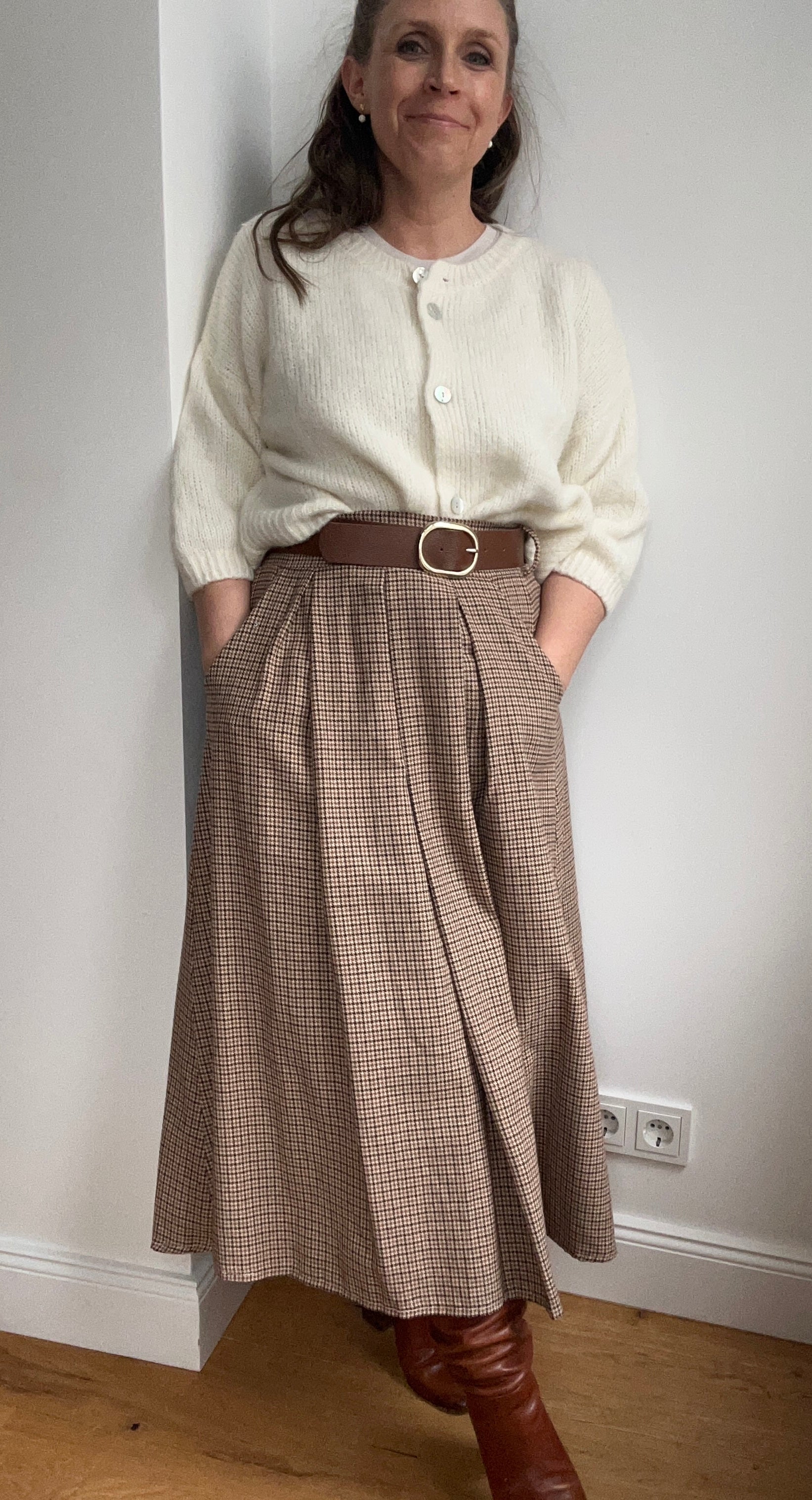 Warmer Rock mit Gürtel - beige kariert