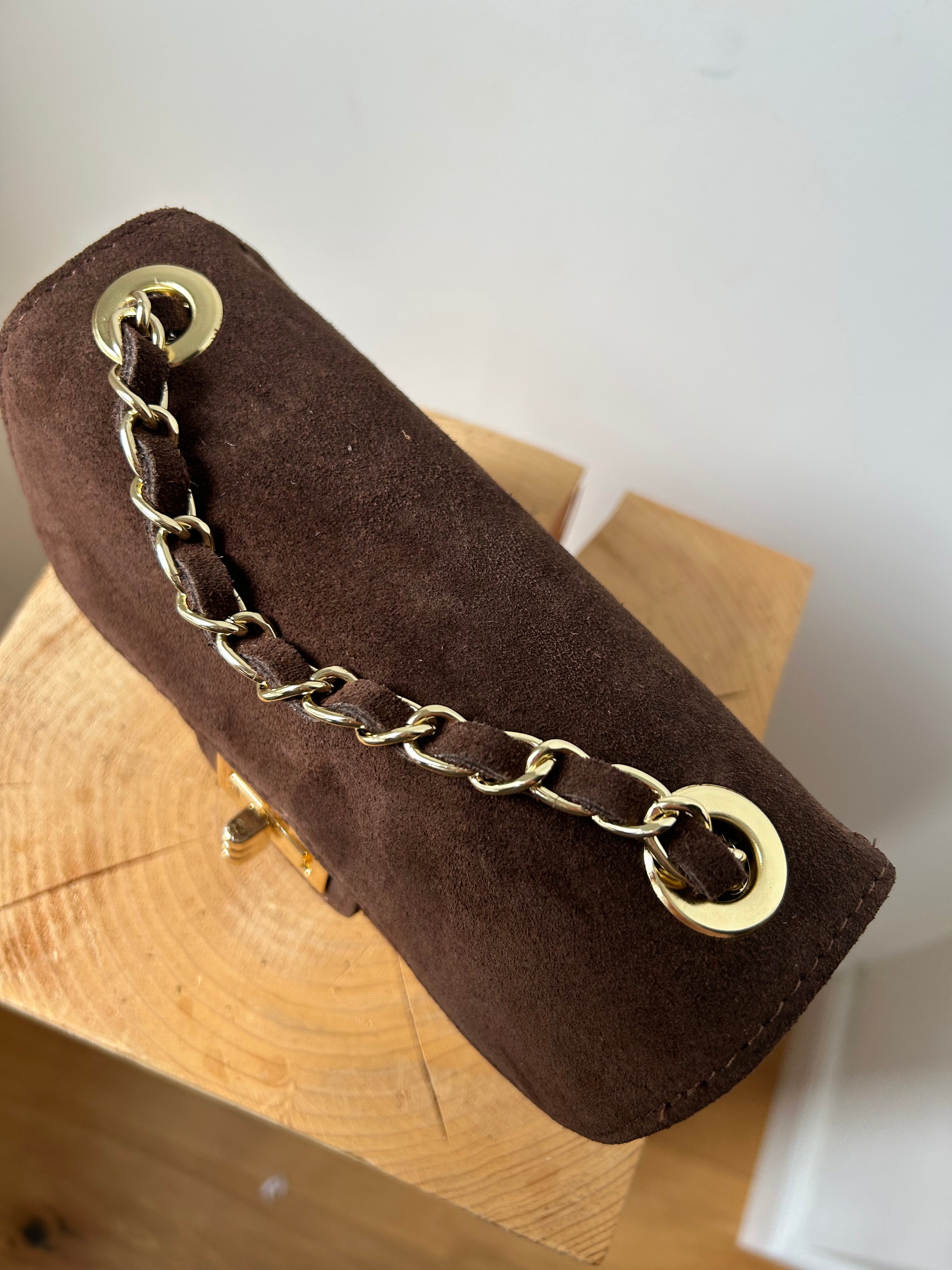 kleine Handtasche aus Wildleder - schokoladenbraun