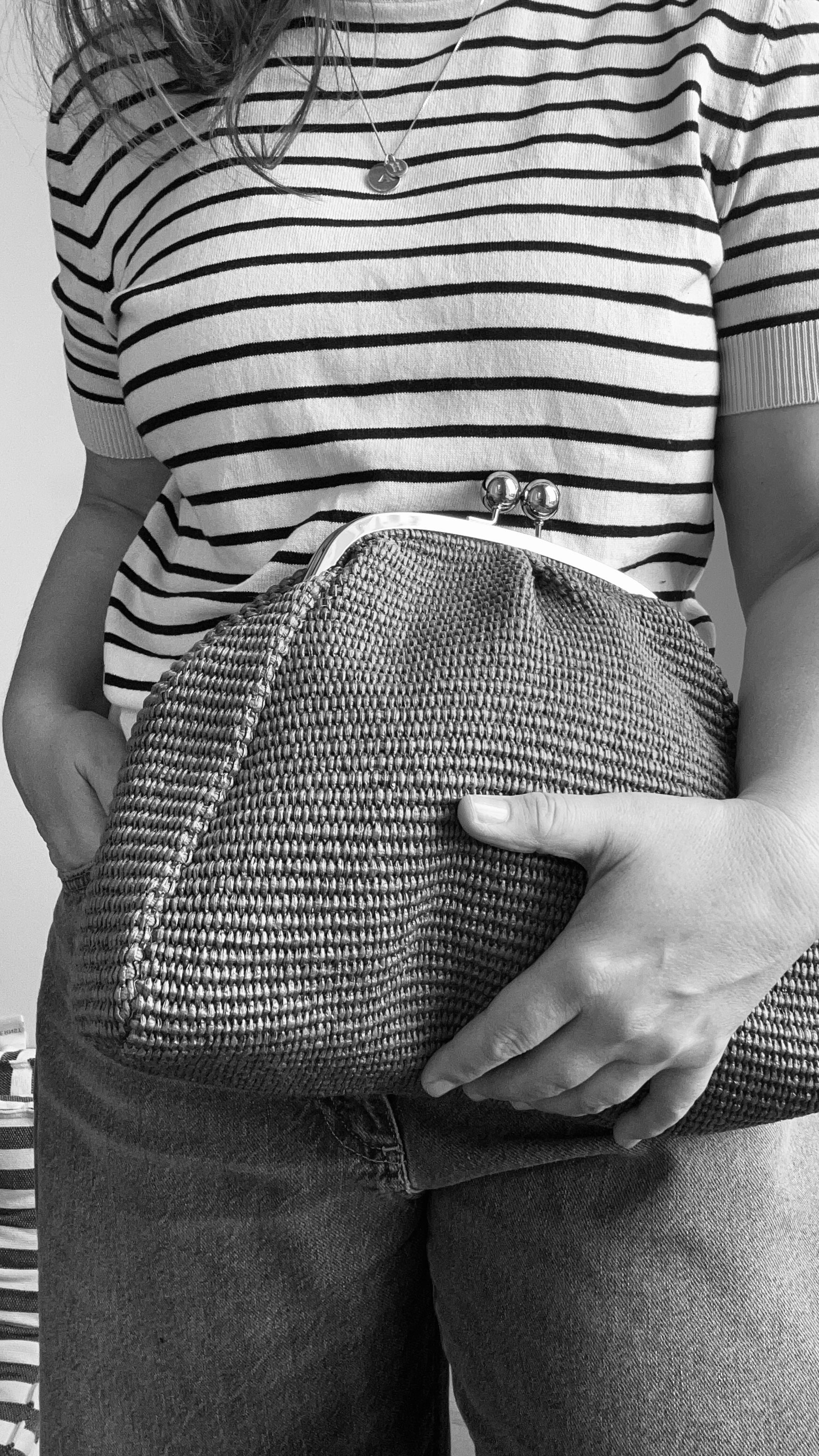 Große Clutch im Raffia-Stil - silber / hellblau