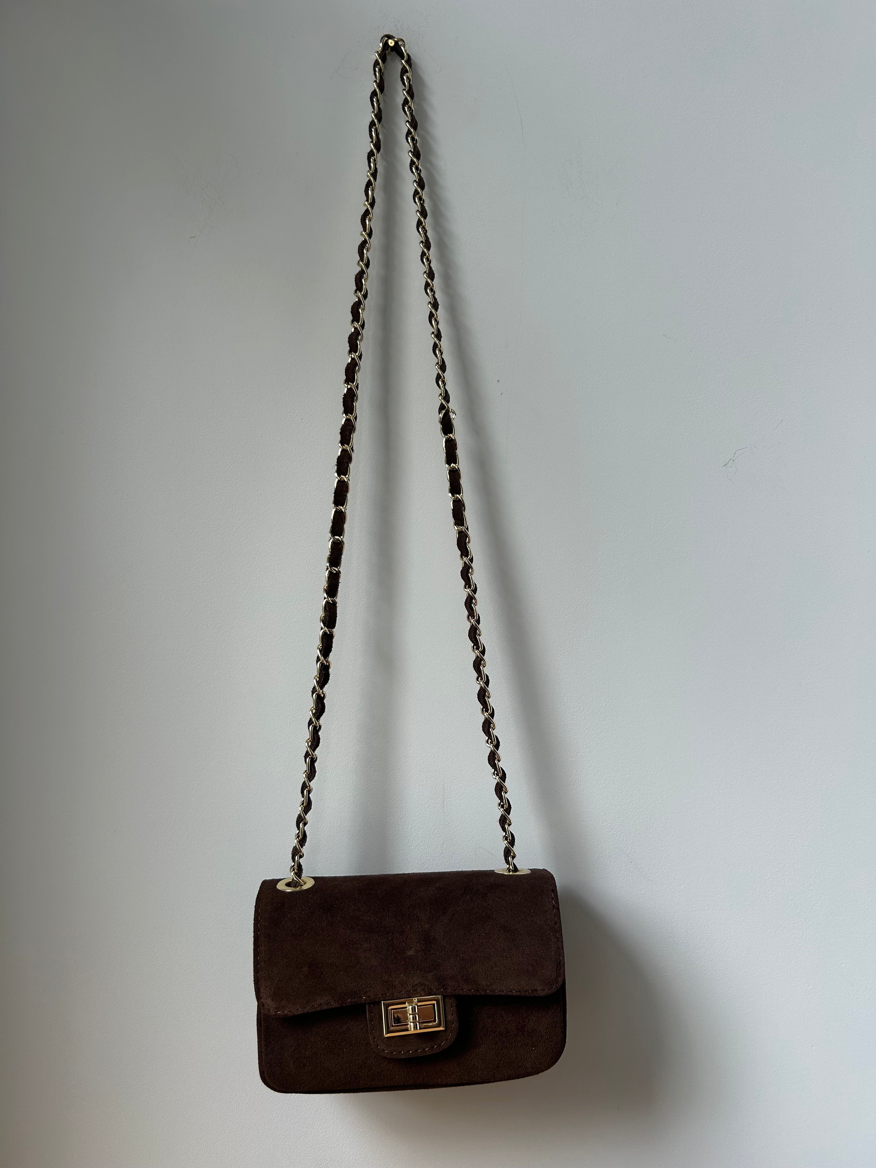 kleine Handtasche aus Wildleder - schokoladenbraun