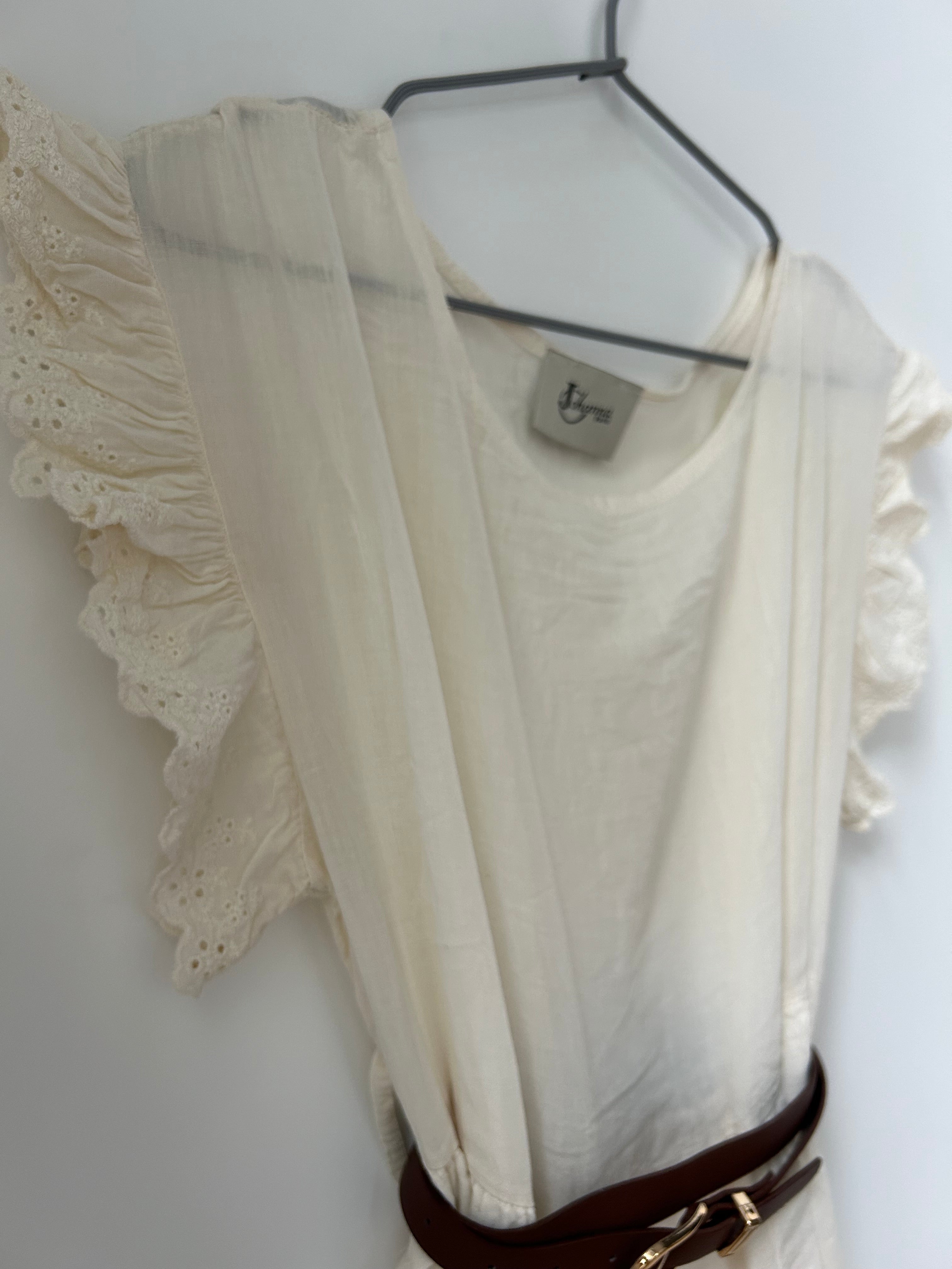 Romantisches Kleid mit Gürtel - creme