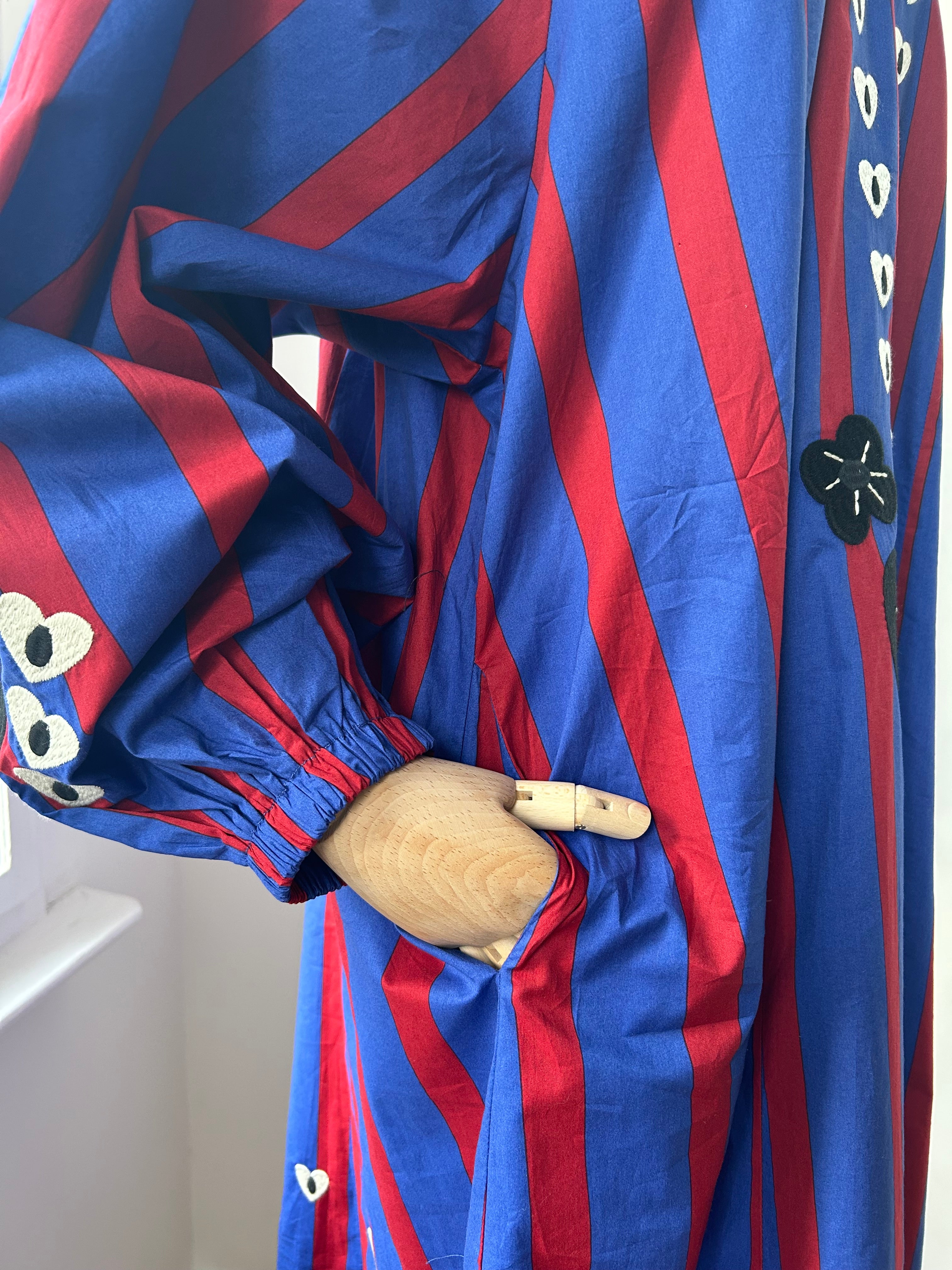 Kleid mit Streifen - rot & blau