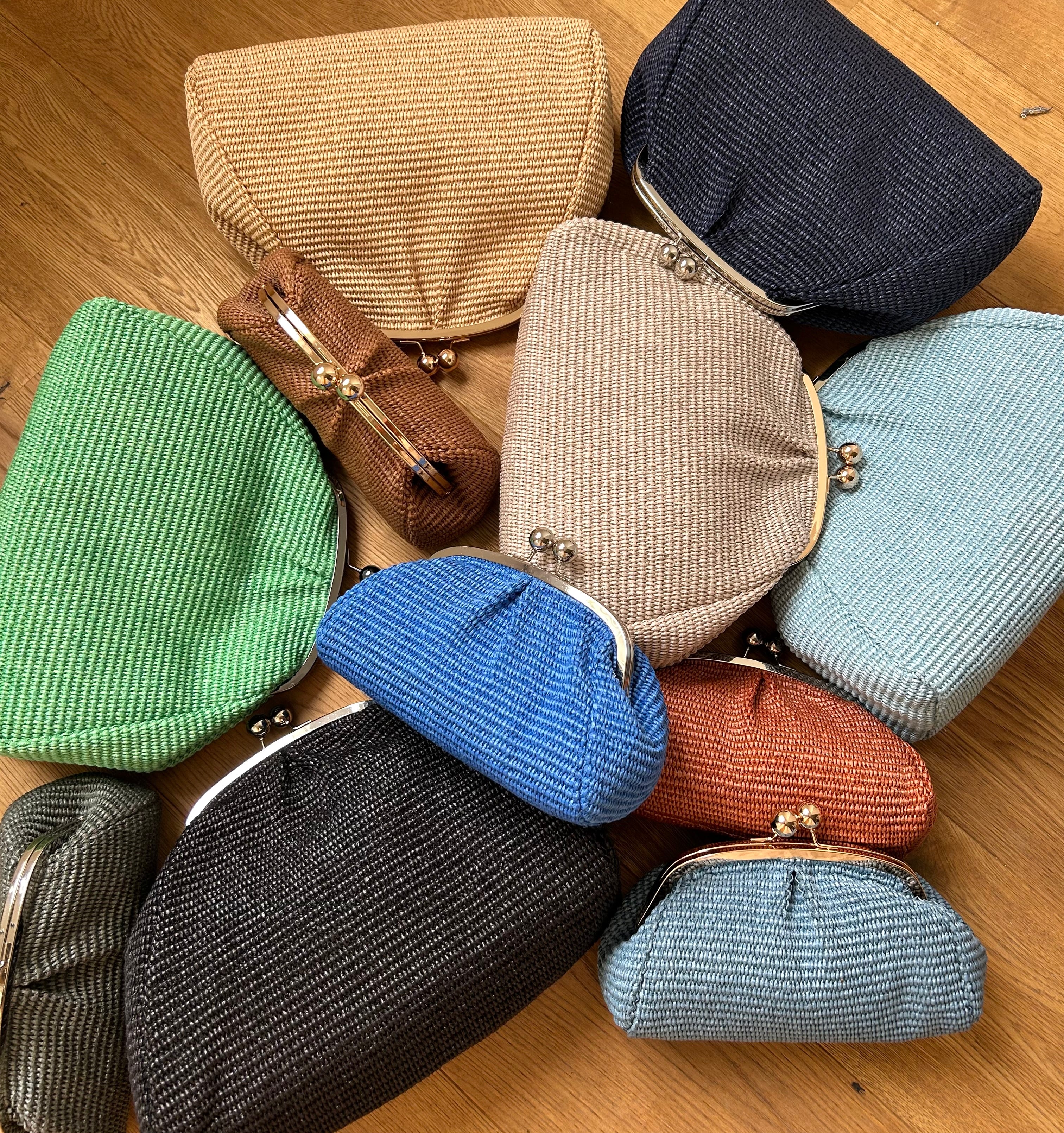 kleine Clutch im Raffia-Stil - silber / terracotta