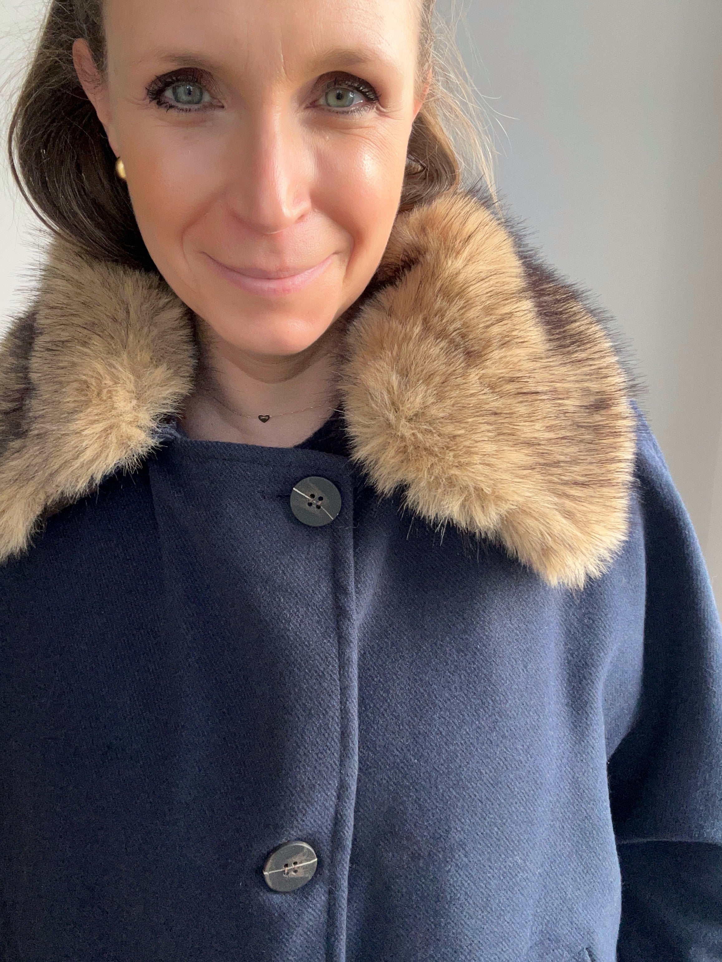Cape-Jacke mit Faux Fellkragen zum Abknöpfen - blau