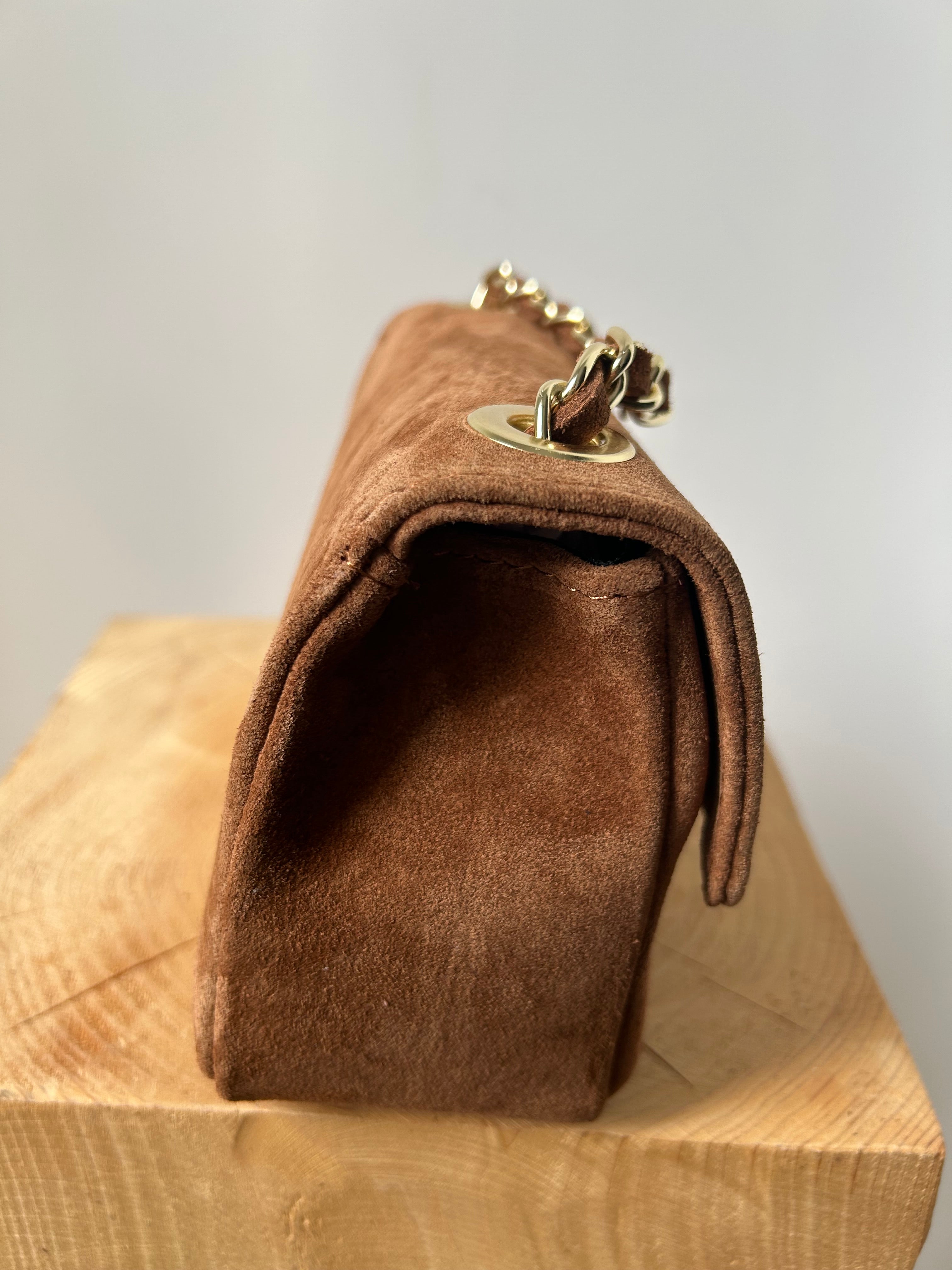kleine Handtasche aus Wildleder - camel