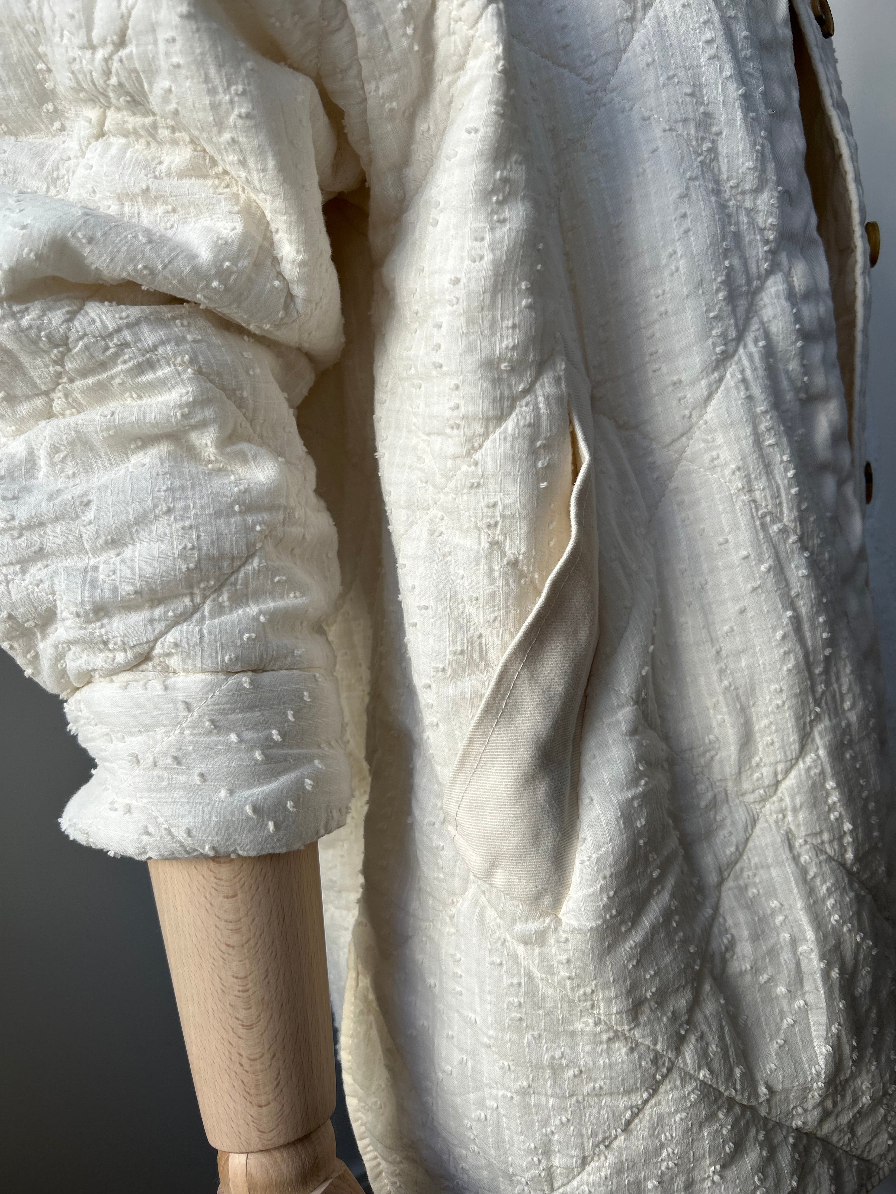 Gesteppte Jacke mit Struktur - weiss