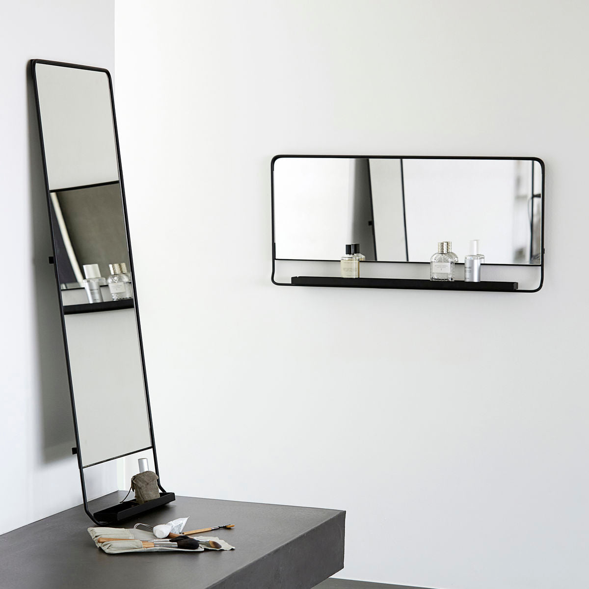 Spiegel mit Ablage Chic - schwarz 45 x 110 cm