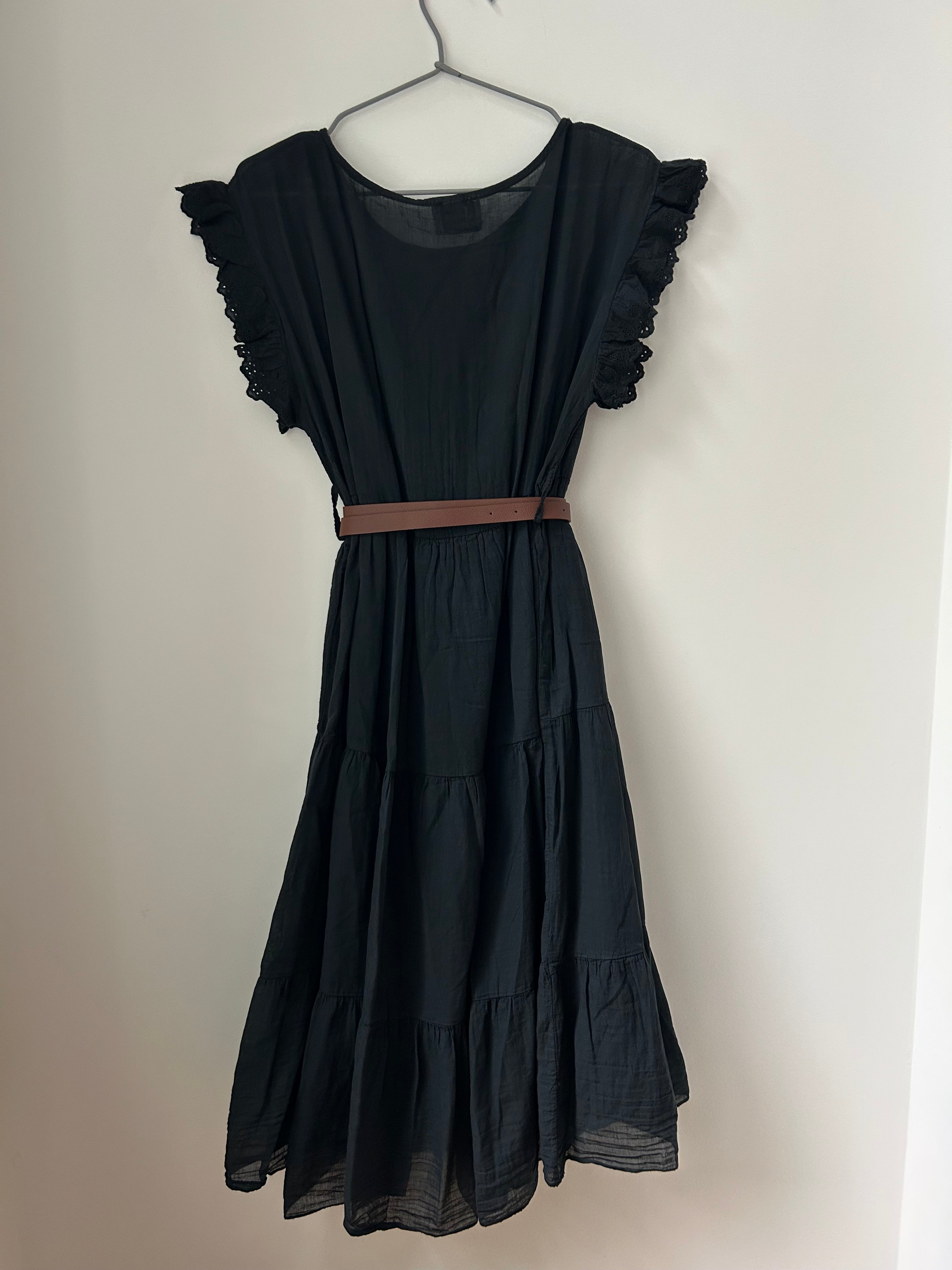 Romantisches Kleid mit Gürtel - schwarz