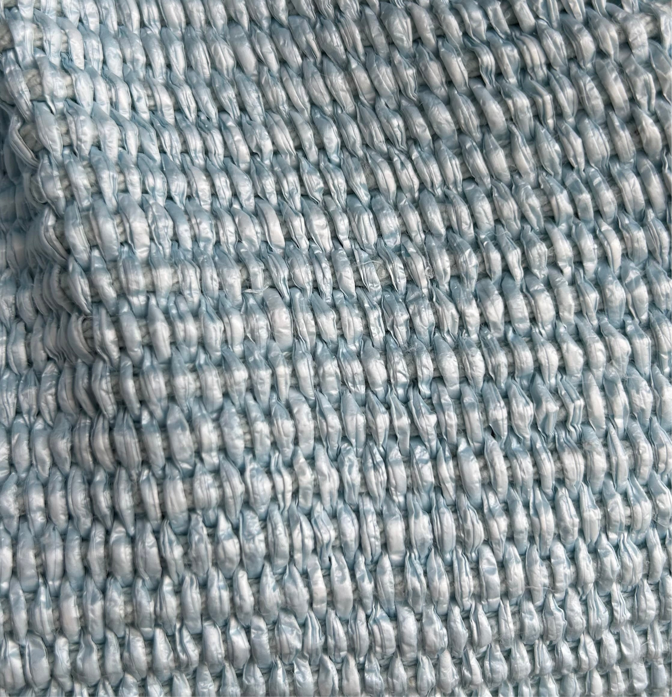 kleine Clutch im Raffia-Stil - hellblau
