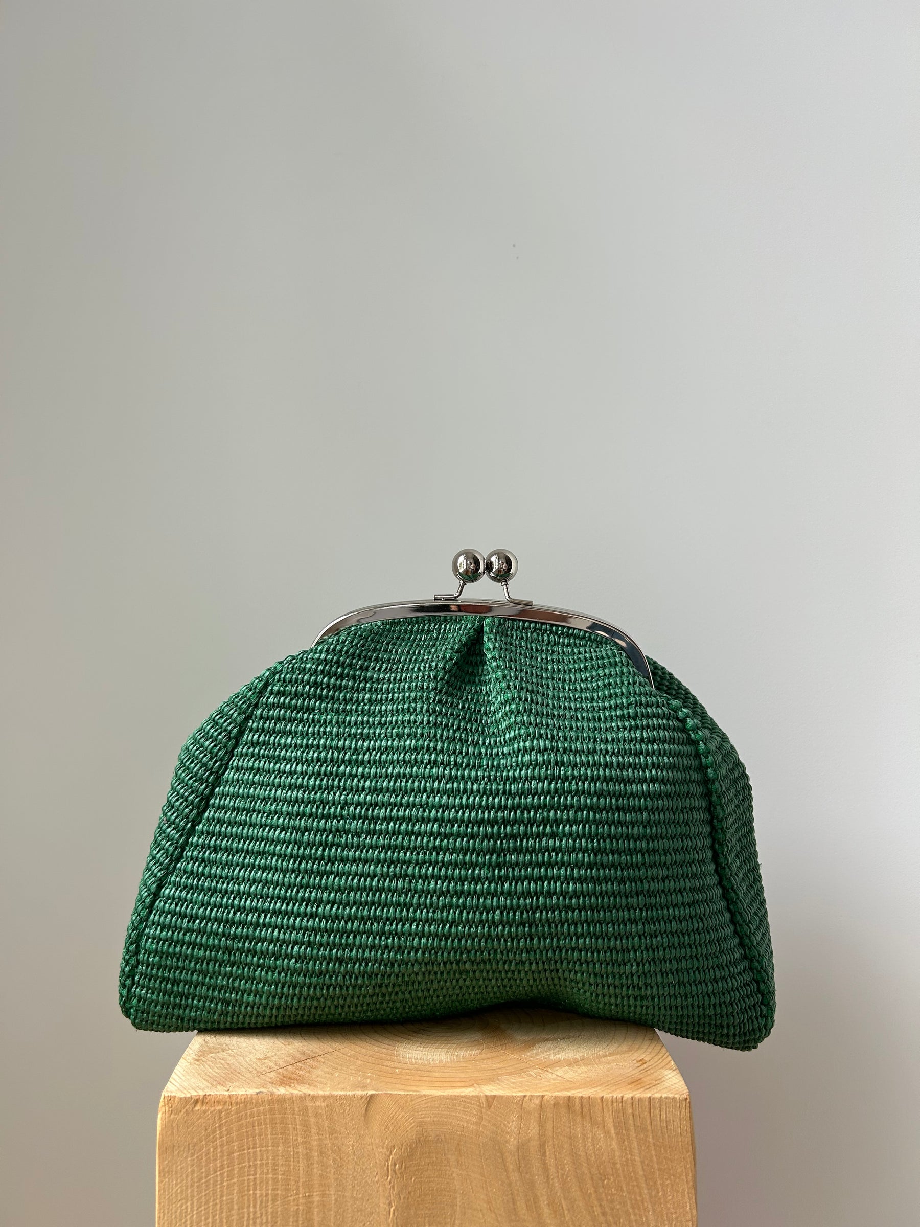 Große Clutch im Raffia-Stil - silver / grün