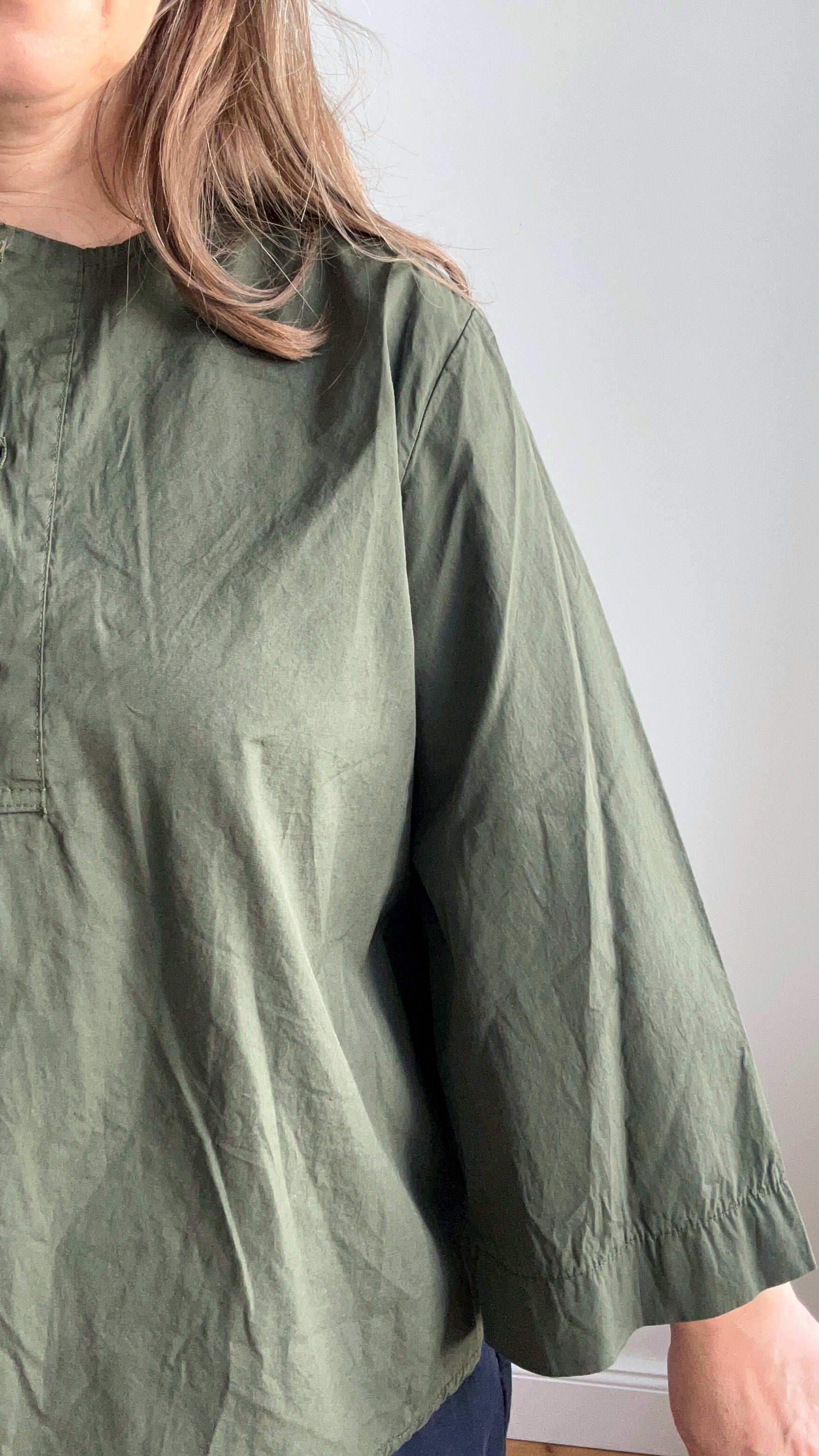 Schlichte Bluse mit Knopfleiste - dunkelgrün