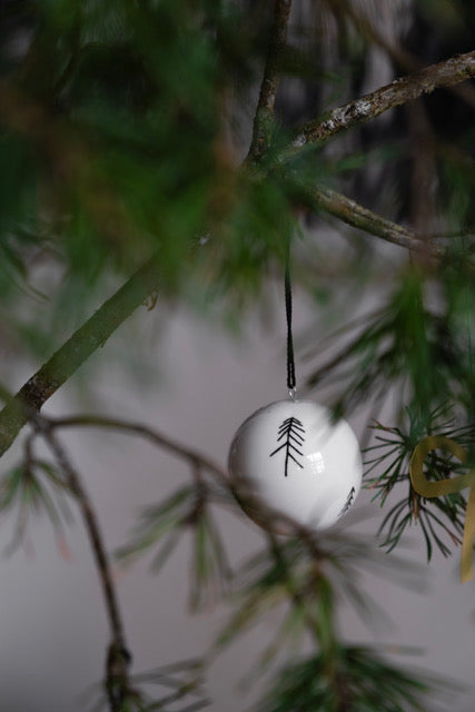 Christbaumkugel aus Porzellan tall