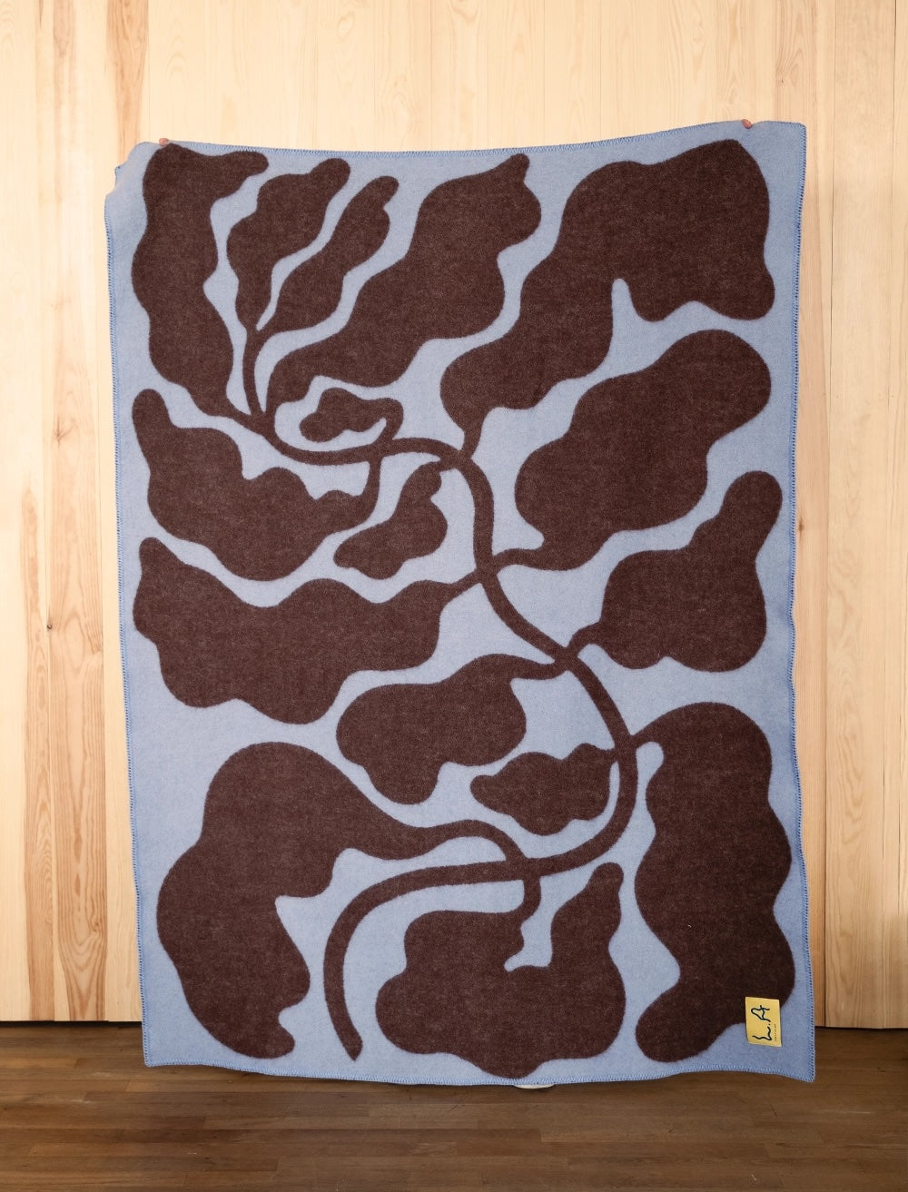 Wolldecke Pale Blue Leaves 130 x 180 cm