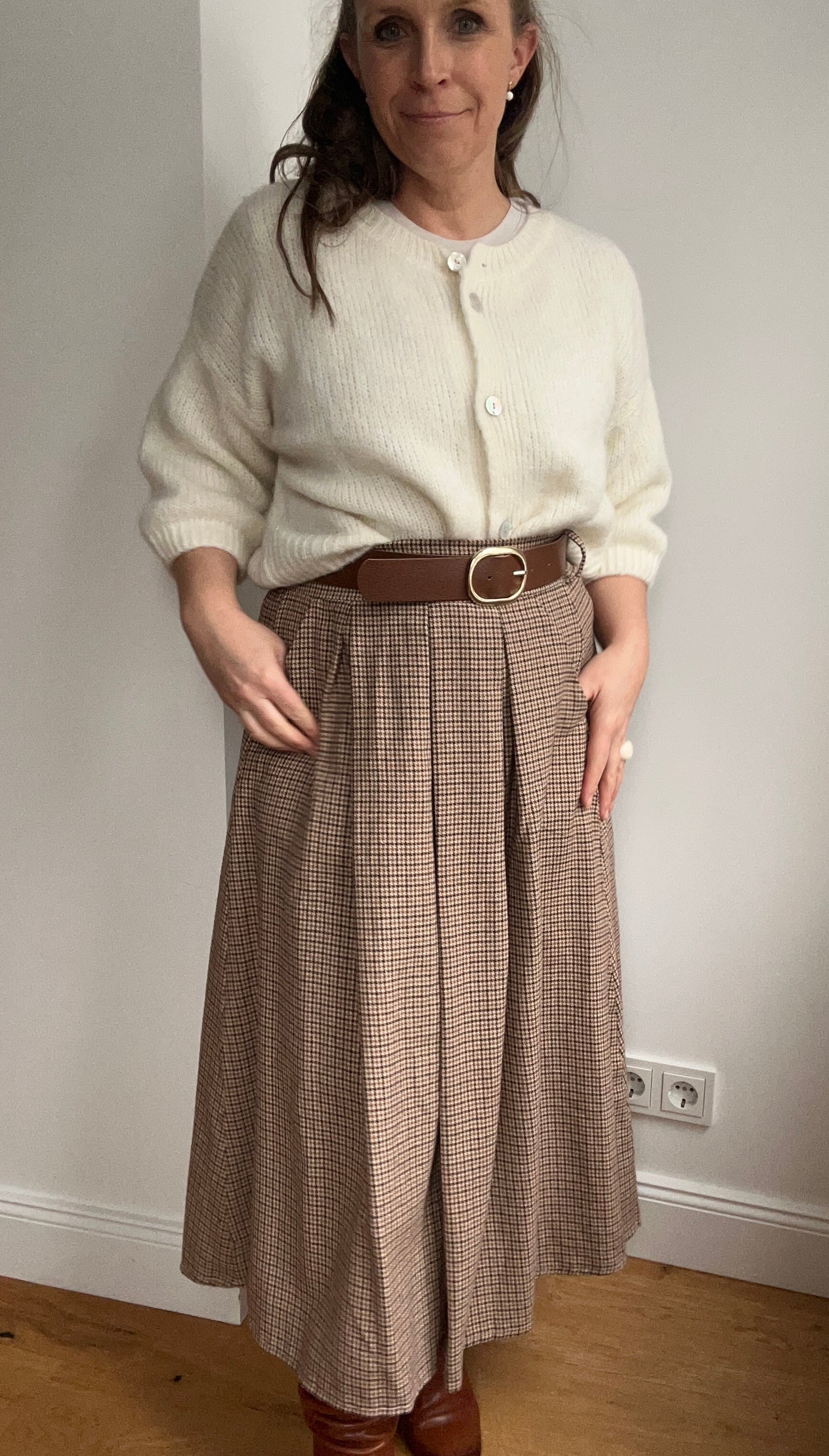 Warmer Rock mit Gürtel - beige kariert