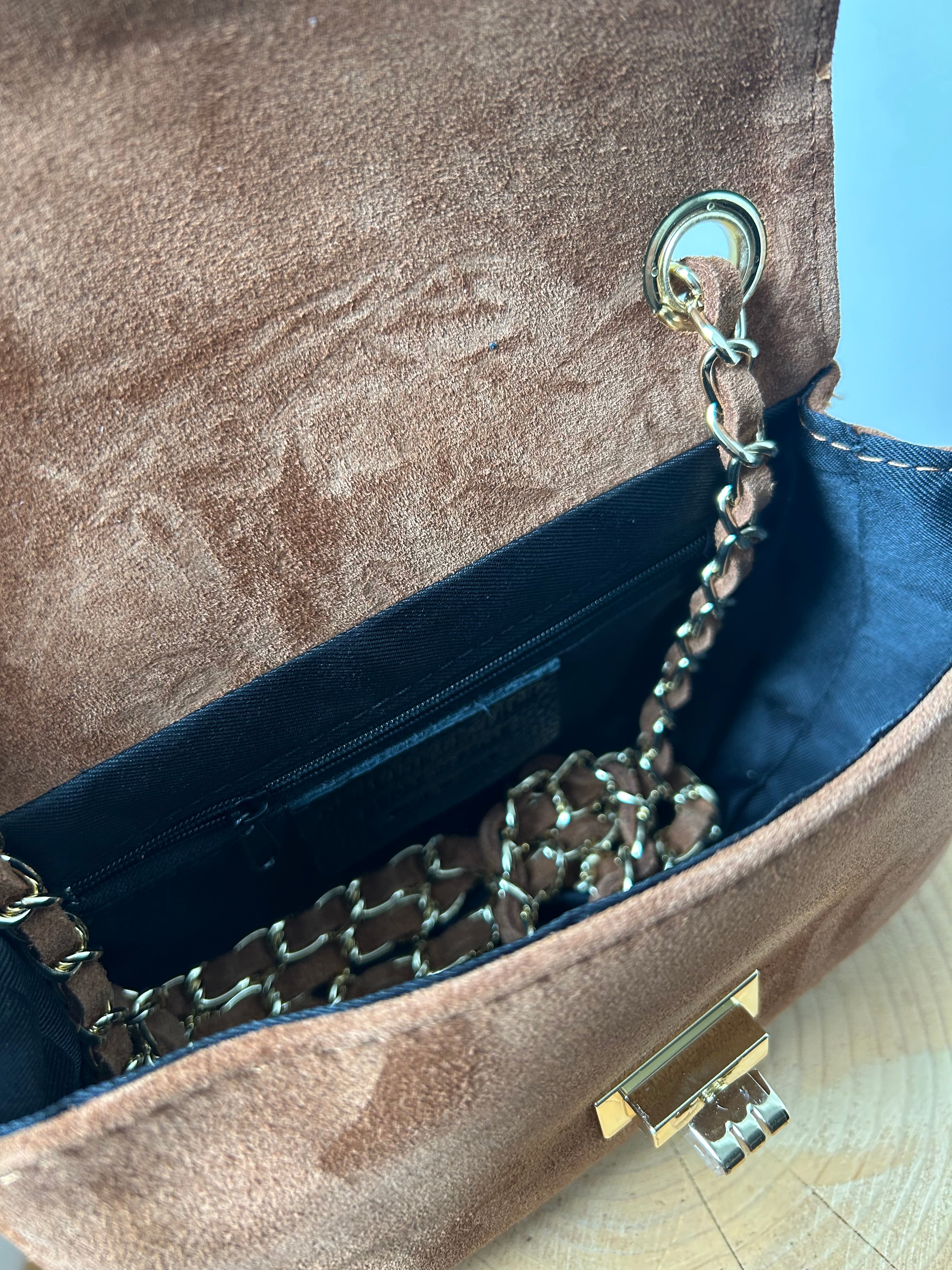 kleine Handtasche aus Wildleder - camel